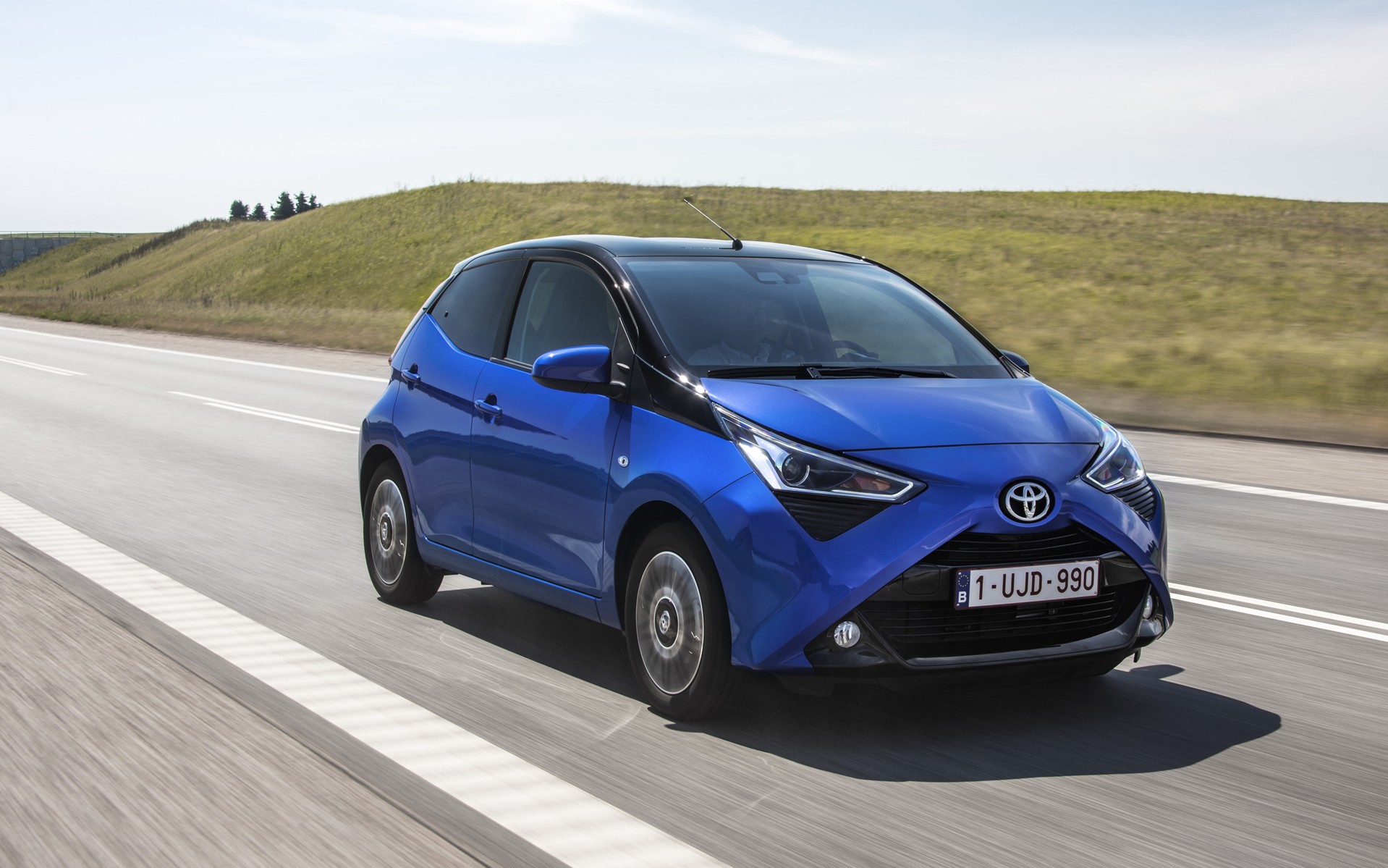 ΠΡΩΤΗ ΟΔΗΓΗΣΗ: Ανανεωμένο Toyota Aygo (+vid)