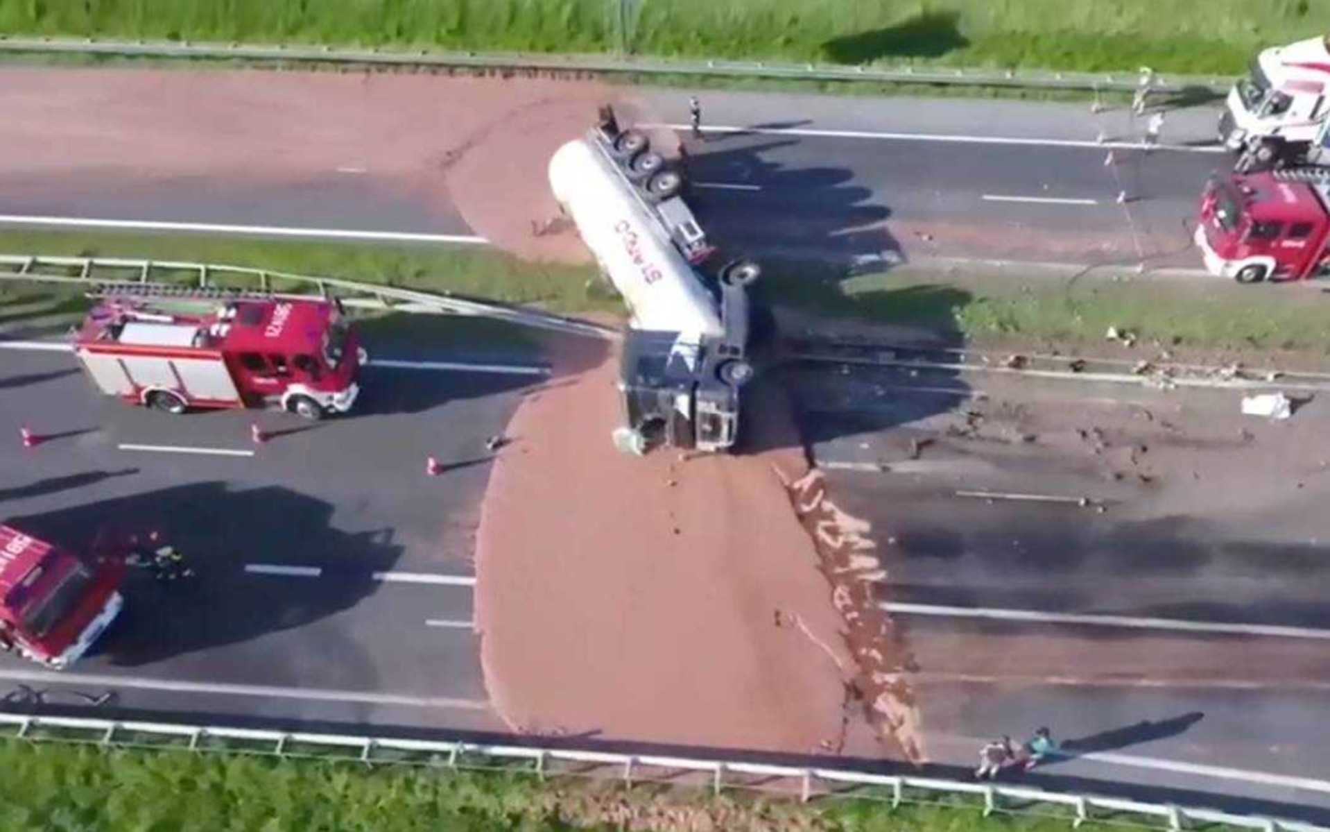 6 περίεργα πράγματα που έπεσαν στη μέση του δρόμου