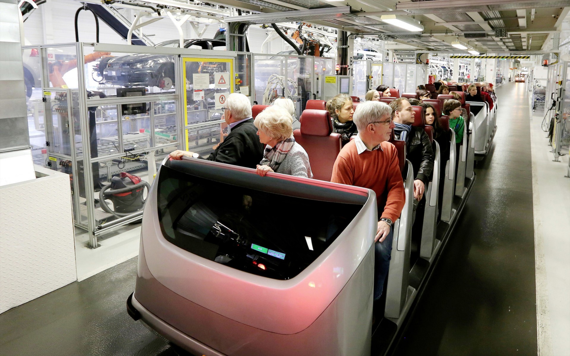 Ξενάγηση στο εργοστάσιο που κατασκευάστηκε το δικό σας Volkswagen