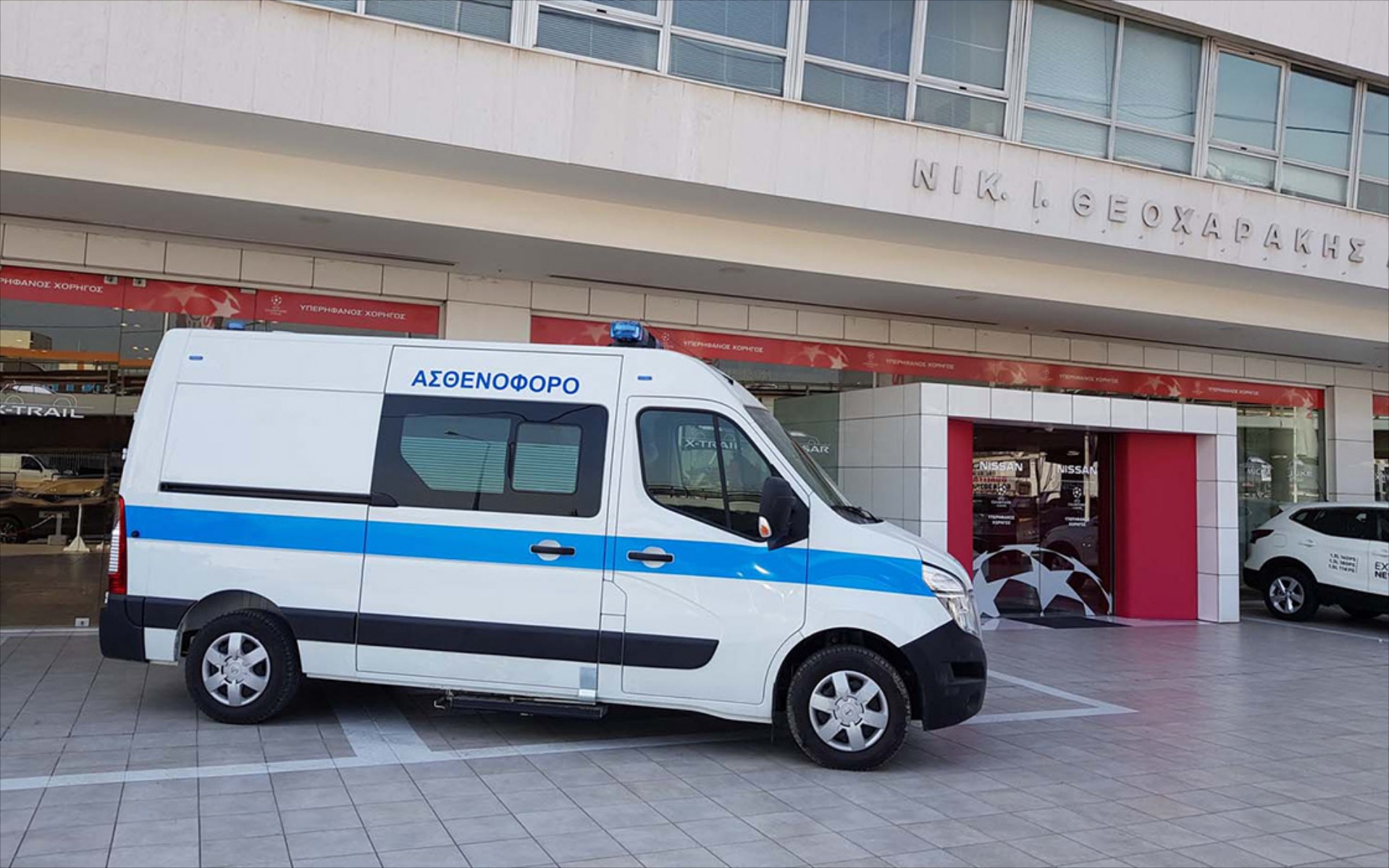 Το Nissan NV400 τώρα και σε ασθενοφόρο