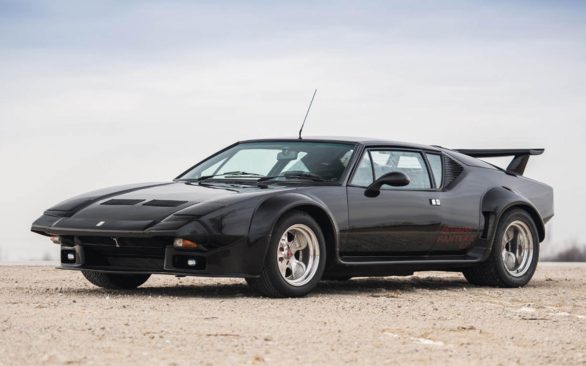 Επιστρέφει επίσημα η De Tomaso