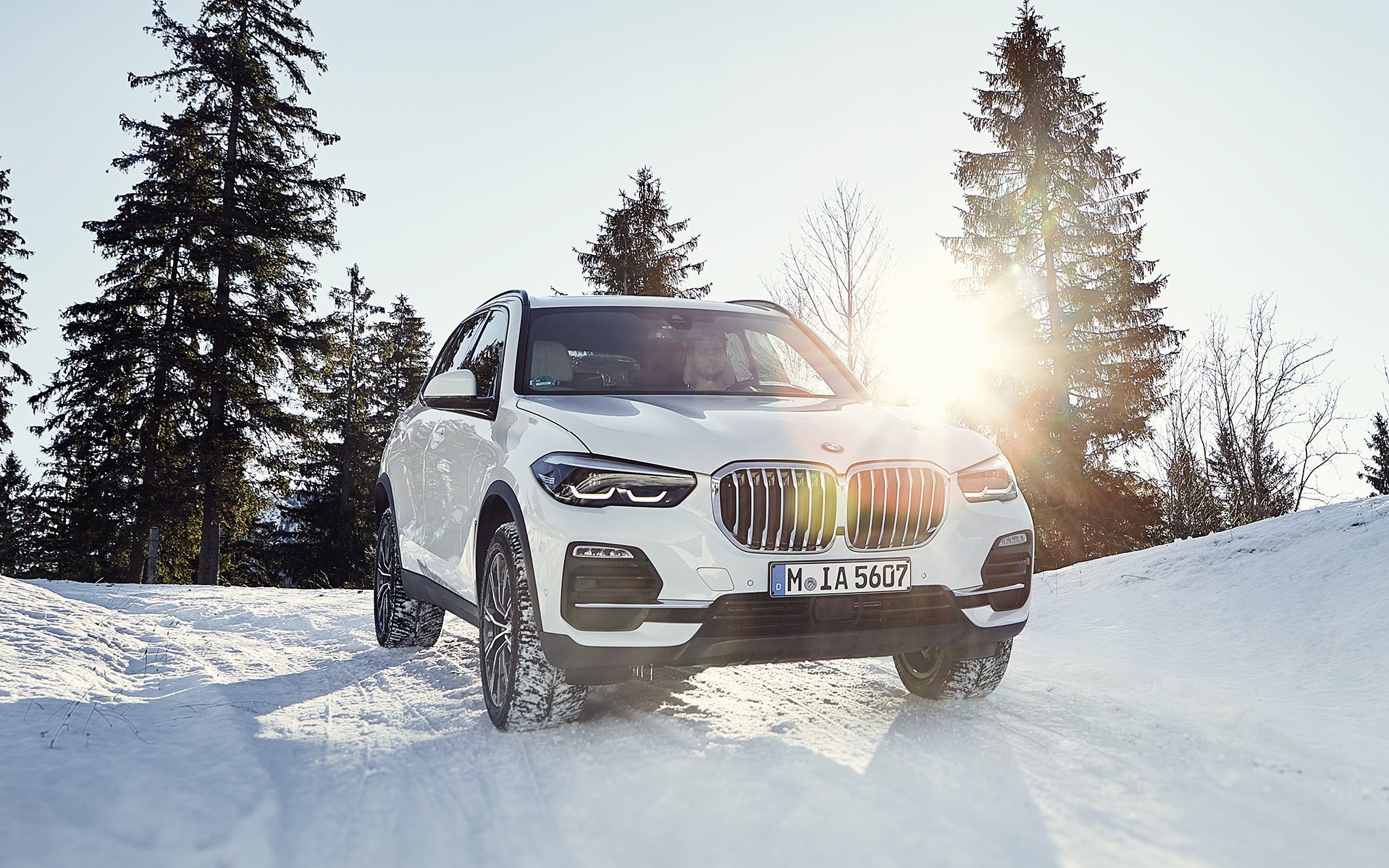 Νέα plug-in υβριδική ΒMW X5 xDrive45e των 394 ίππων!