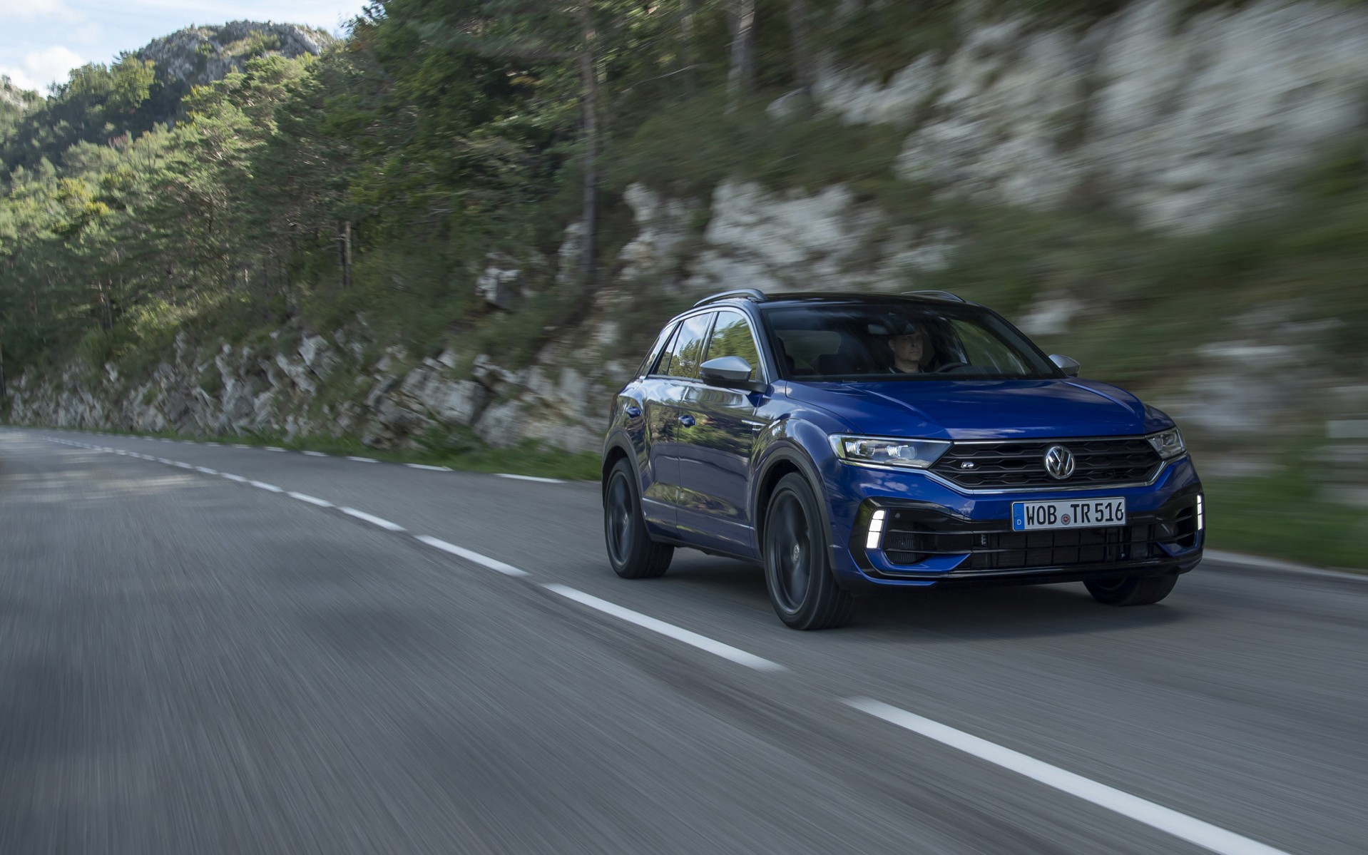 Οδηγούμε το Volkswagen T-Roc R: 300 ίπποι για ένα μικρό SUV