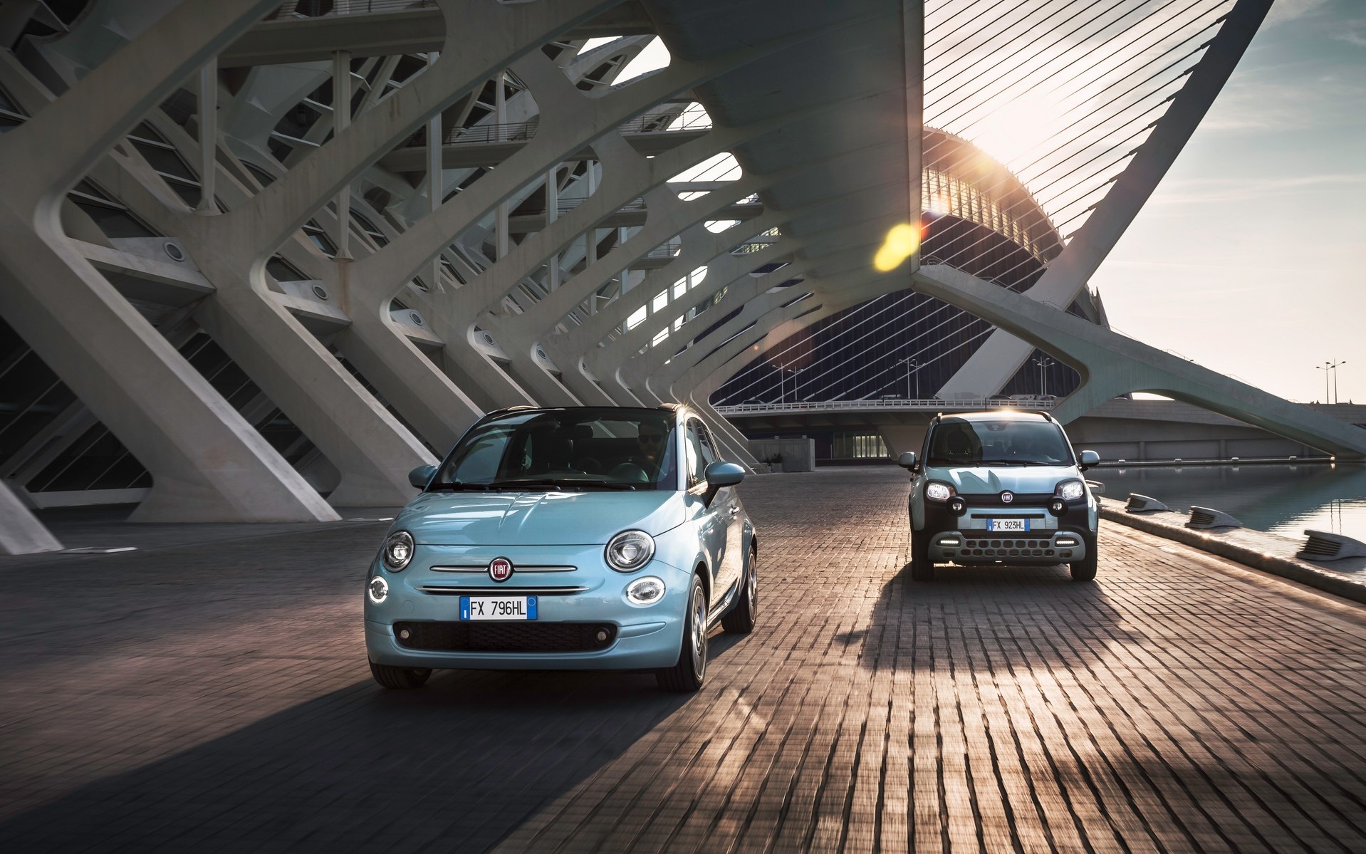 Οδηγούμε τα Fiat 500 & Panda Hybrid