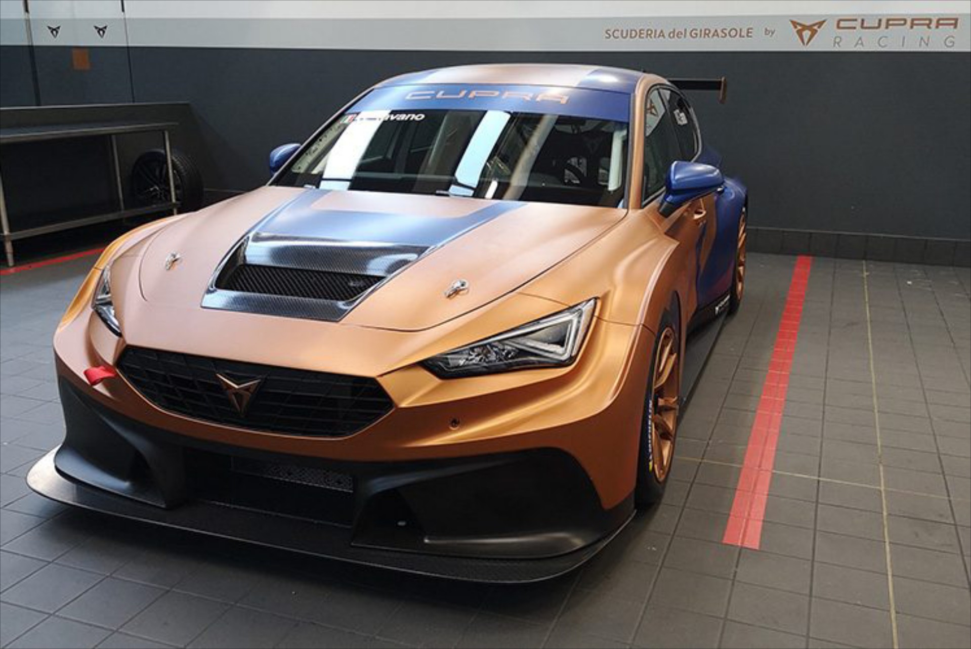 Το νέο CUPRA Leon Competicion σάρωσε στον πρώτο του αγώνα