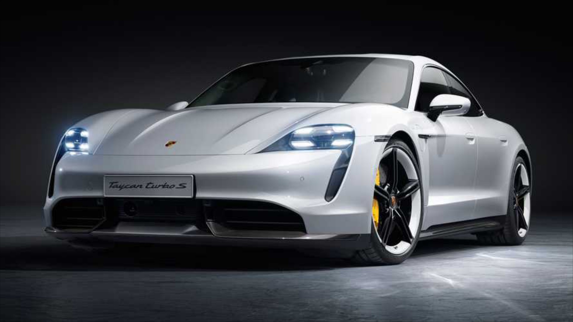 Η Porsche Taycan Turbo S δέχεται ήδη το πρώτο της φρεσκάρισμα
