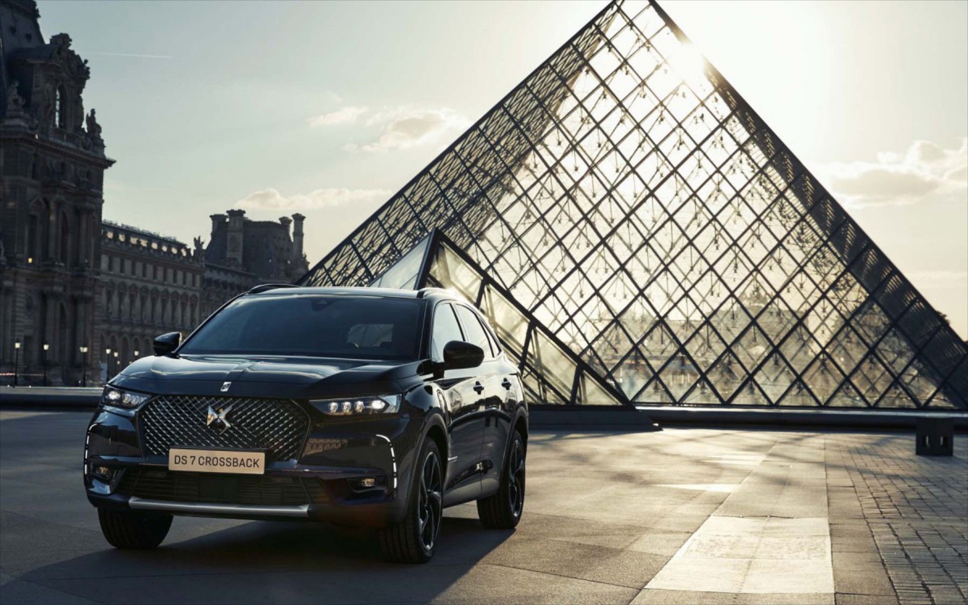 Ειδική έκδοση DS 7 Crossback Louvre: H Γαλλία σε αυτοκίνητο
