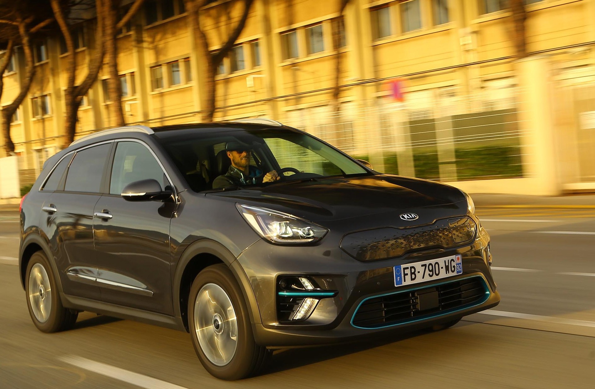 <br />
<b>Notice</b>: Undefined property: stdClass::$title in <b>/home/www3gocar/public_html/templates/t2024/ice_c/9a1326b63621589c2d0ae49576f7df8a09573c42_0.file.box.featured.tpl.php</b> on line <b>89</b><br />