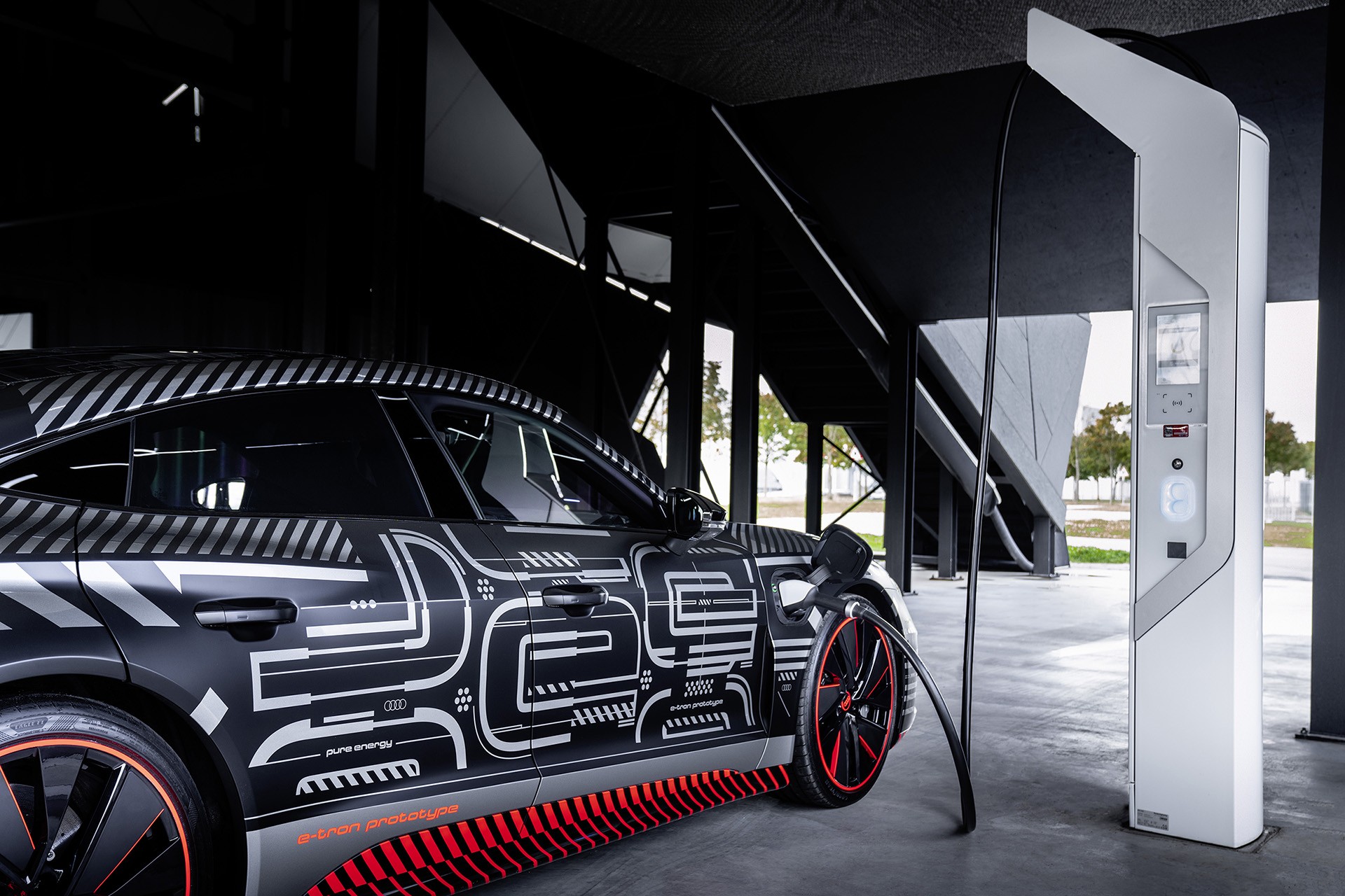 e-tron GT: Μάθε τα πάντα για το πώς κατασκευάζεται το πρώτο ηλεκτρικό supercar της Audi