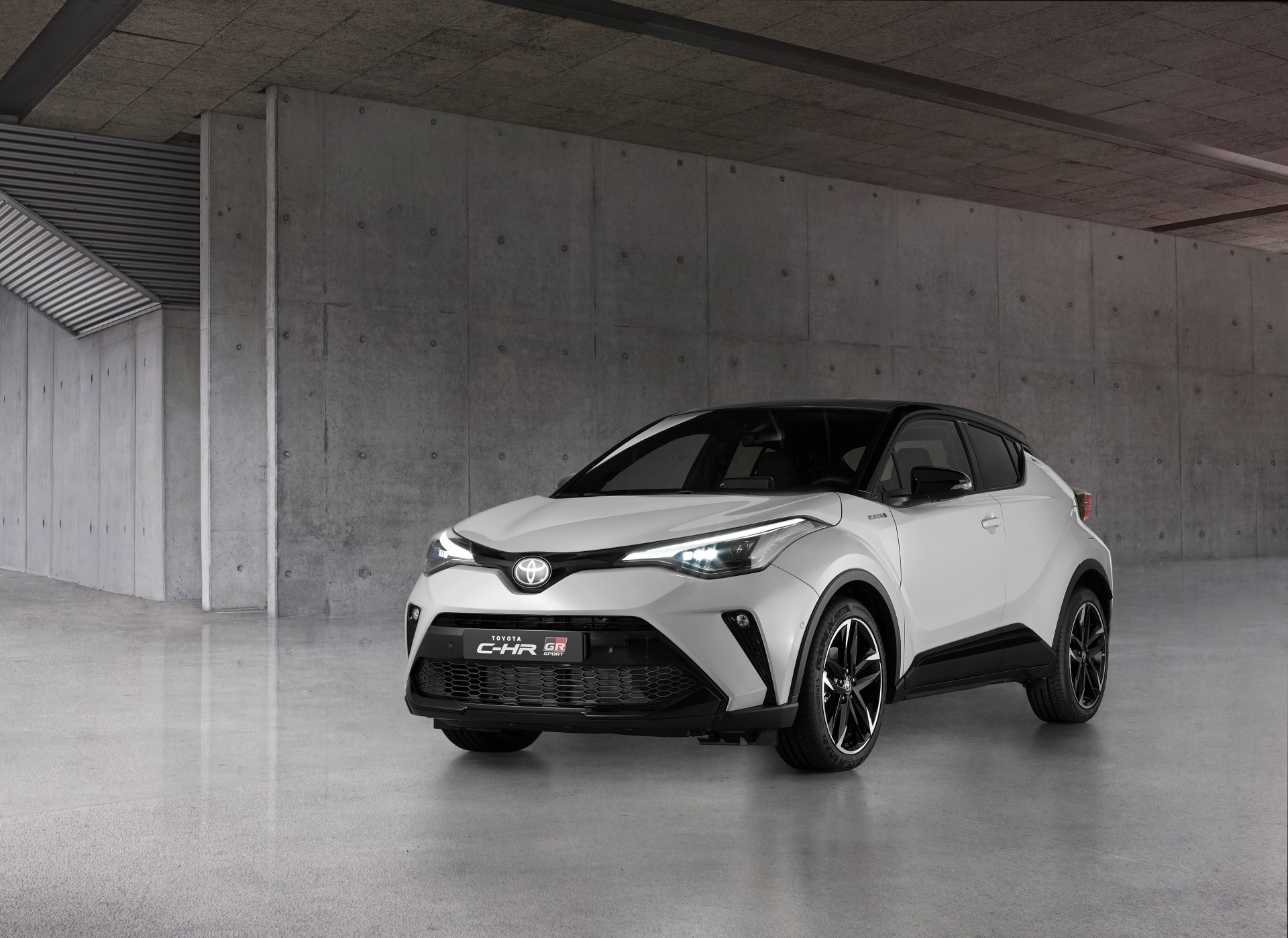 Το Toyota C-HR GR Sport έρχεται στην Ευρώπη