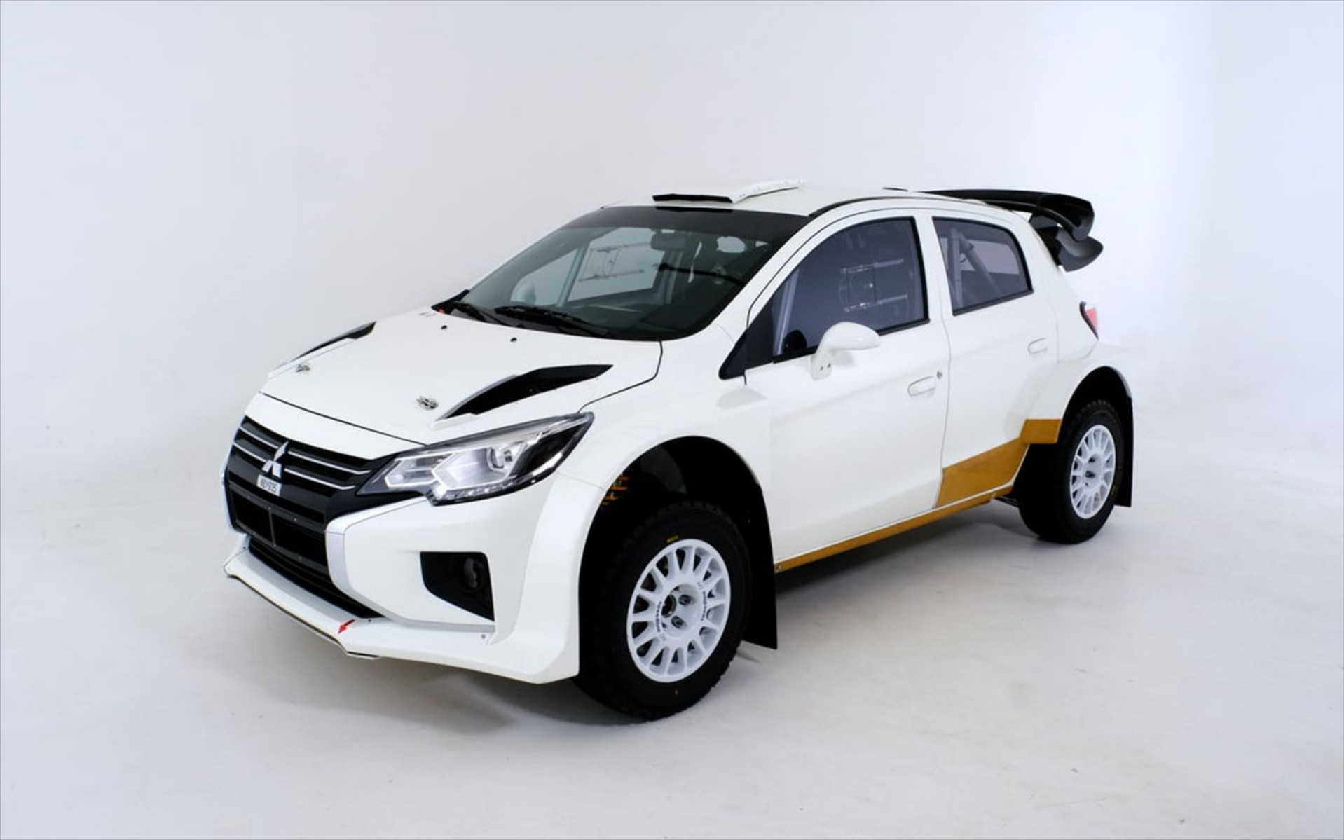 Mitsubishi EVO υπό... κλίμακα!