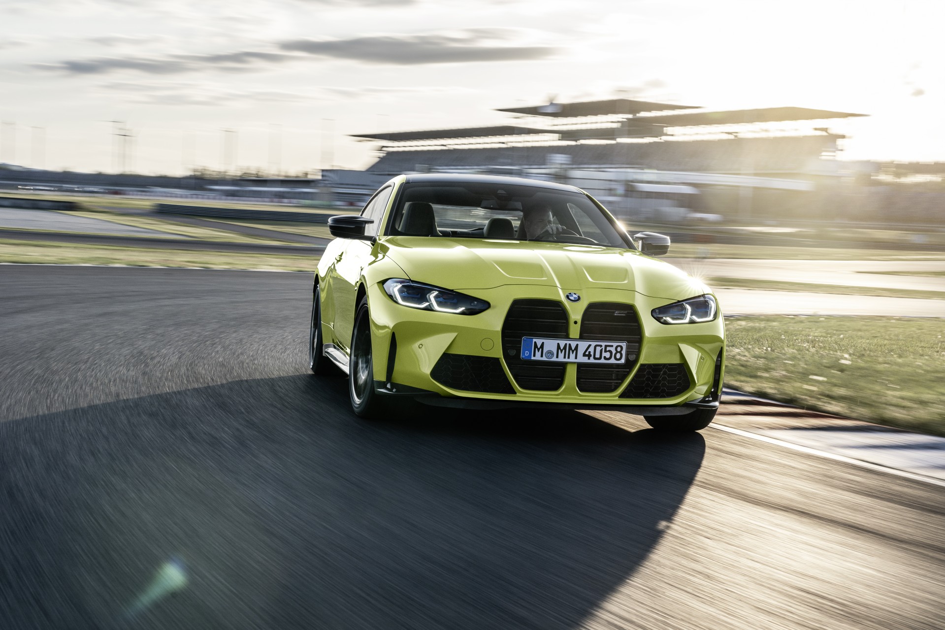 <br />
<b>Notice</b>:  Undefined property: stdClass::$title in <b>/home/www3gocar/public_html/templates/t2024/ice_c/9a1326b63621589c2d0ae49576f7df8a09573c42_0.file.box.featured.tpl.php</b> on line <b>89</b><br />
