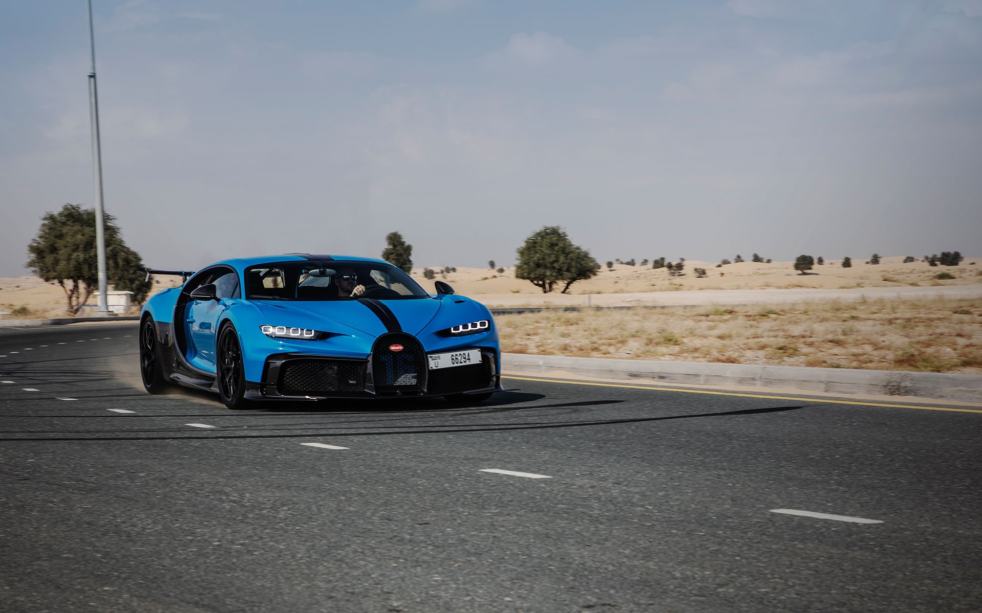 Η Bugatti έβγαλε για test drive την Chiron Pur Sport