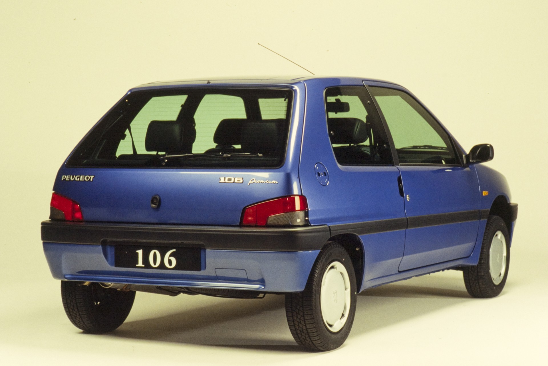 Η Peugeot έχει παράδοση στα premium μικρά μοντέλα