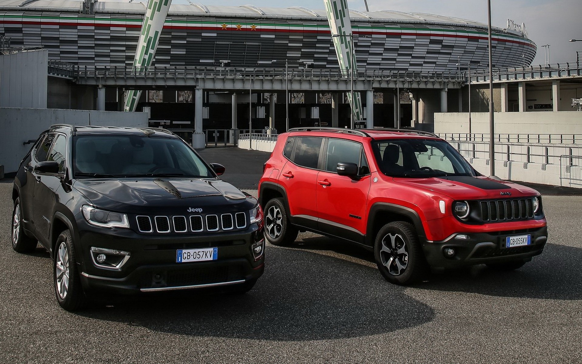 Renegade 4xe και Compass 4xe: Πώς η τεχνολογία Plug-in Hybrid της Jeep συνδυάζεται με τετρακίνηση