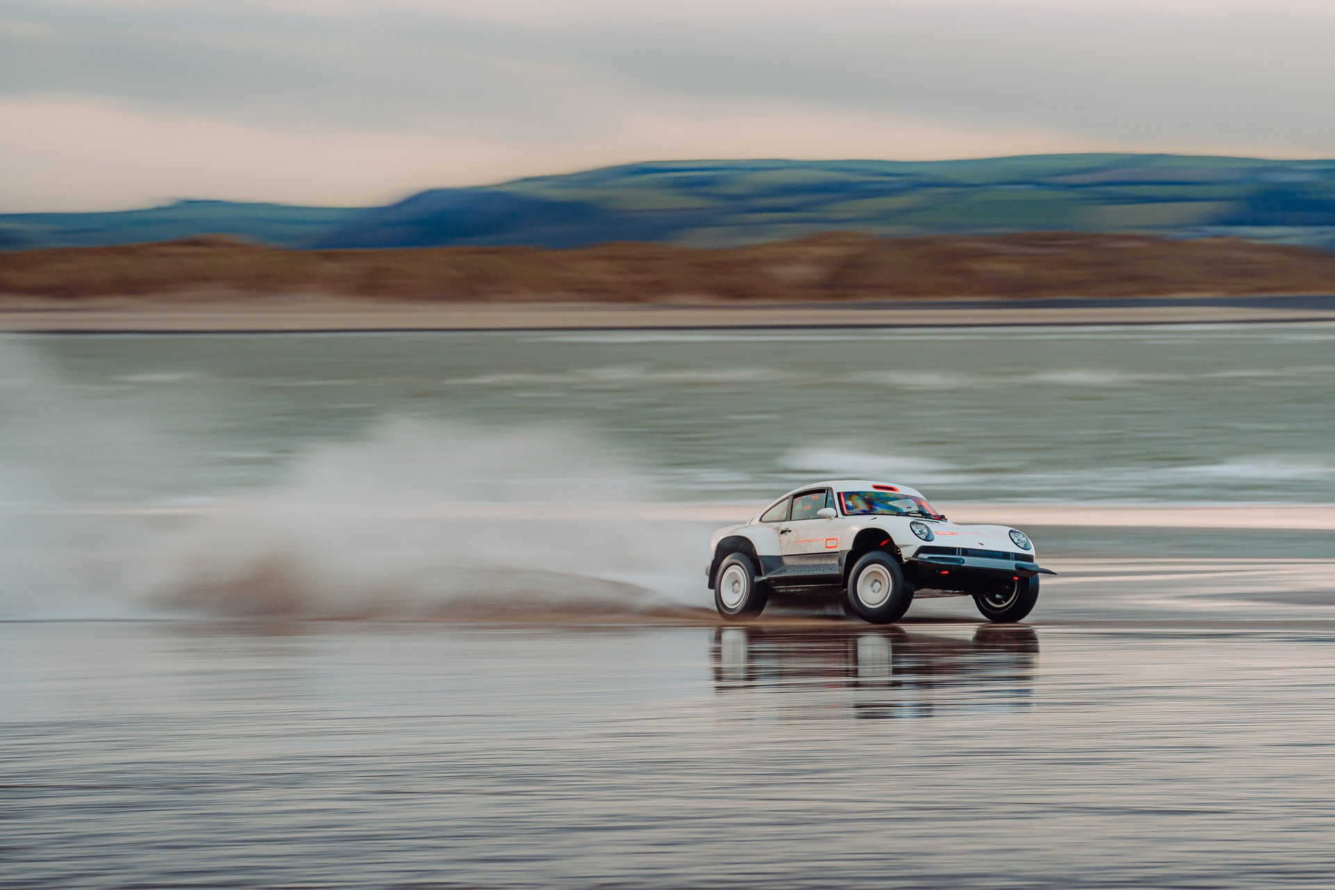 Μία 911 για off road παιχνίδι [Video]