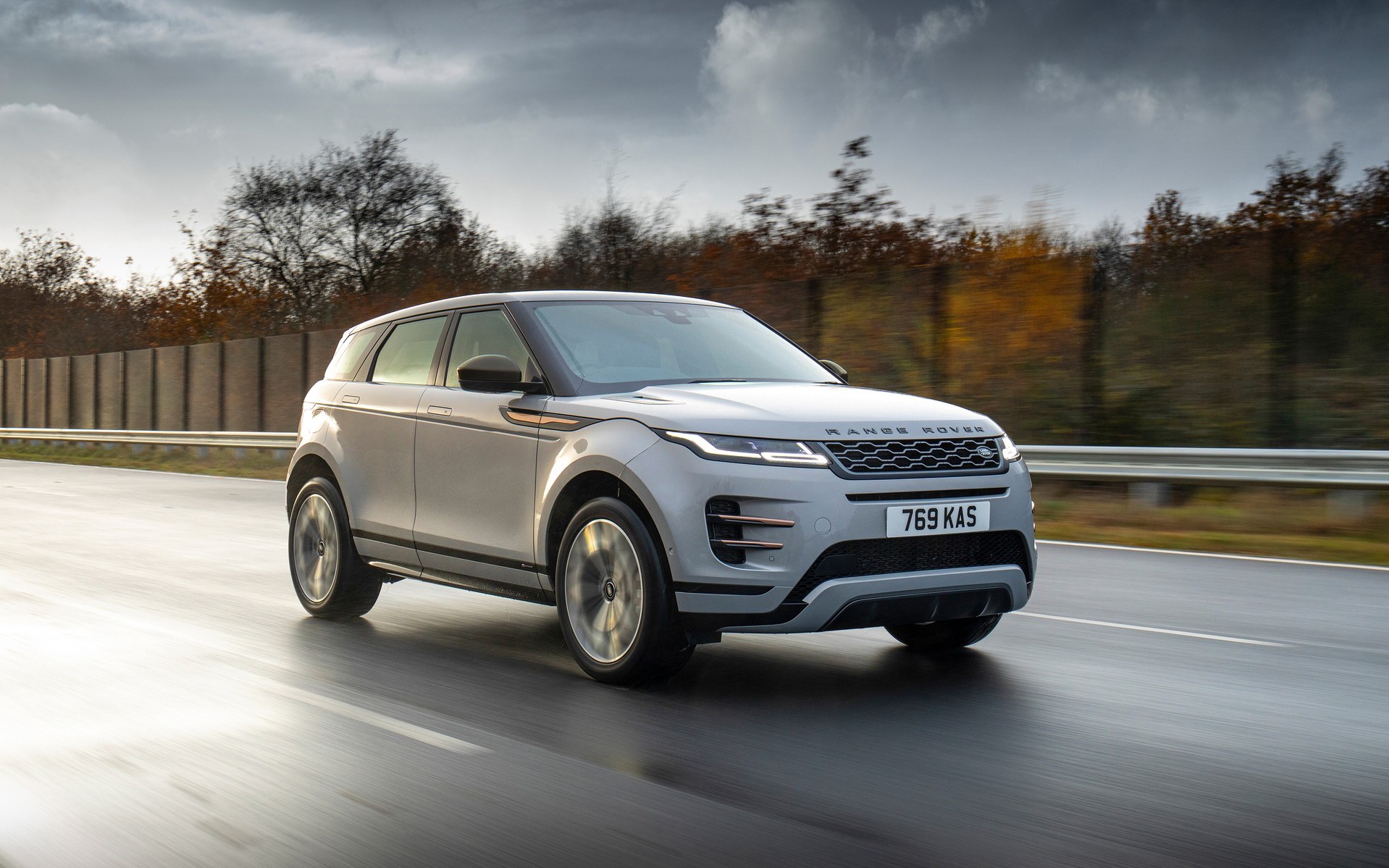 Δοκιμή: Range Rover Evoque P300e - Όταν η πολυτέλεια συνάντησε την αποδοτικότητα