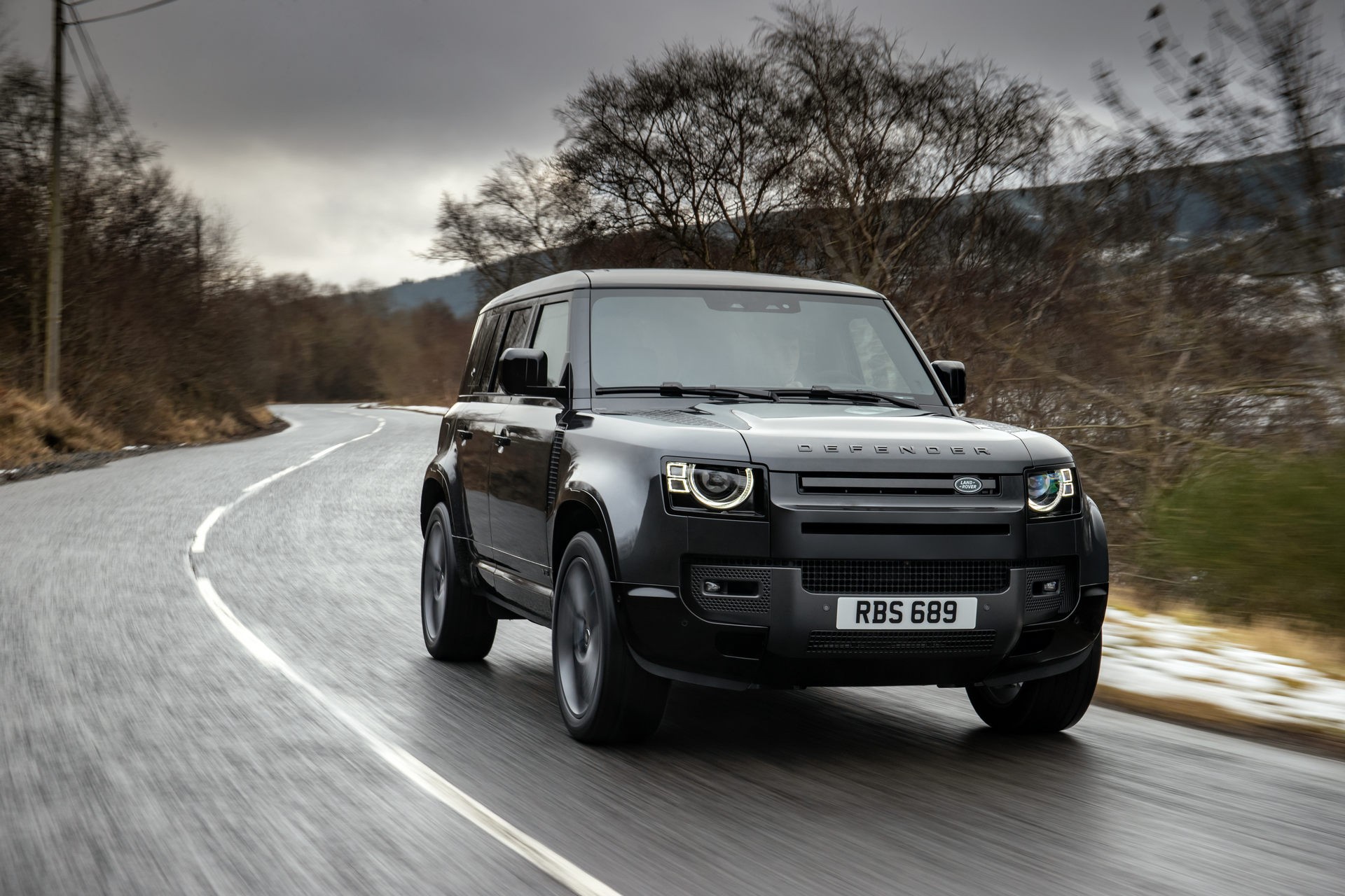 Έρχεται το Land Rover Defender V8 με 525 ίππους