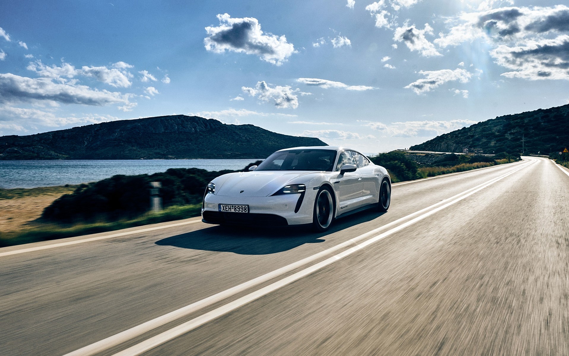 Δοκιμή Porsche Taycan 4S: Thunderstruck!