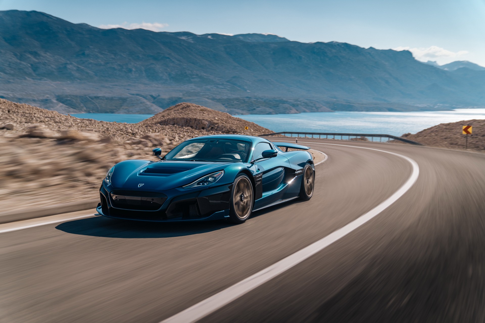 Το Rimac C_Two των 1.914 ίππων είναι εδώ και λέγεται Nevera!