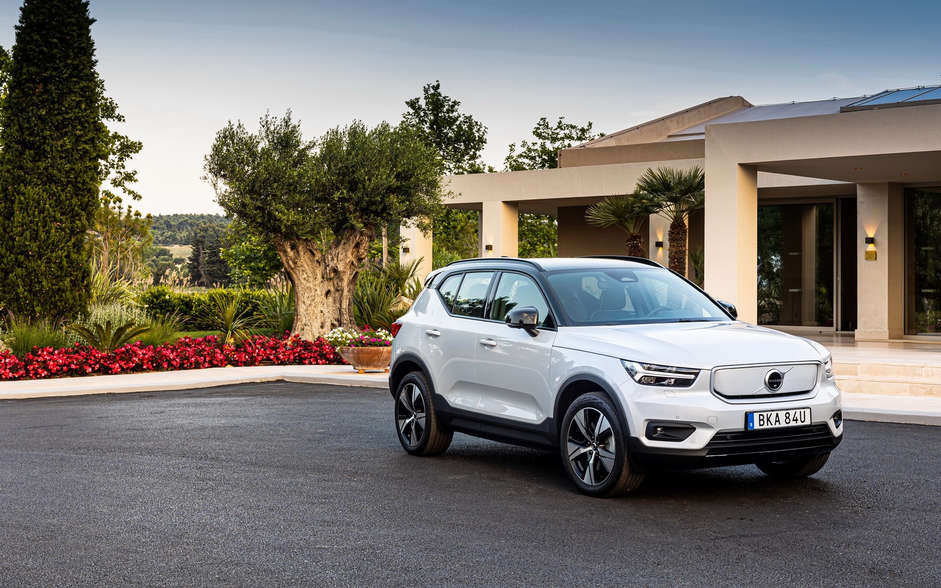 Ηλεκτρικό Volvo XC40 Recharge: το οδηγούμε στη Χαλκιδική