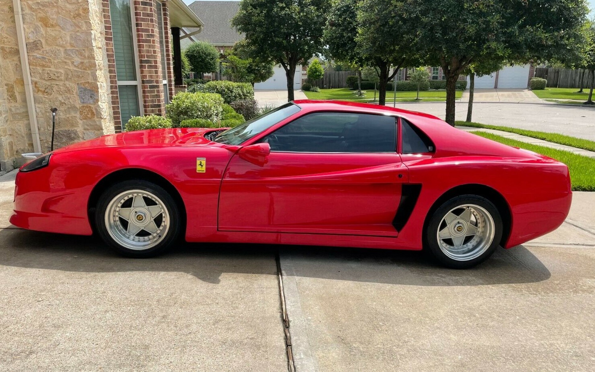 Πωλείται Chevy Camaro με εμφάνιση Ferrari!