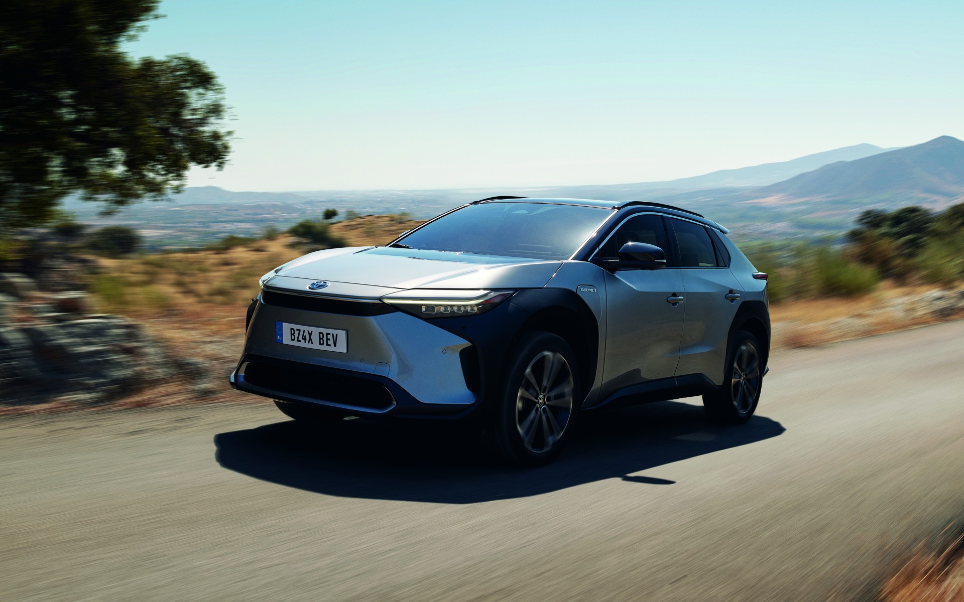 Αυτό είναι το πρώτο ηλεκτρικό μοντέλο της Toyota (video)