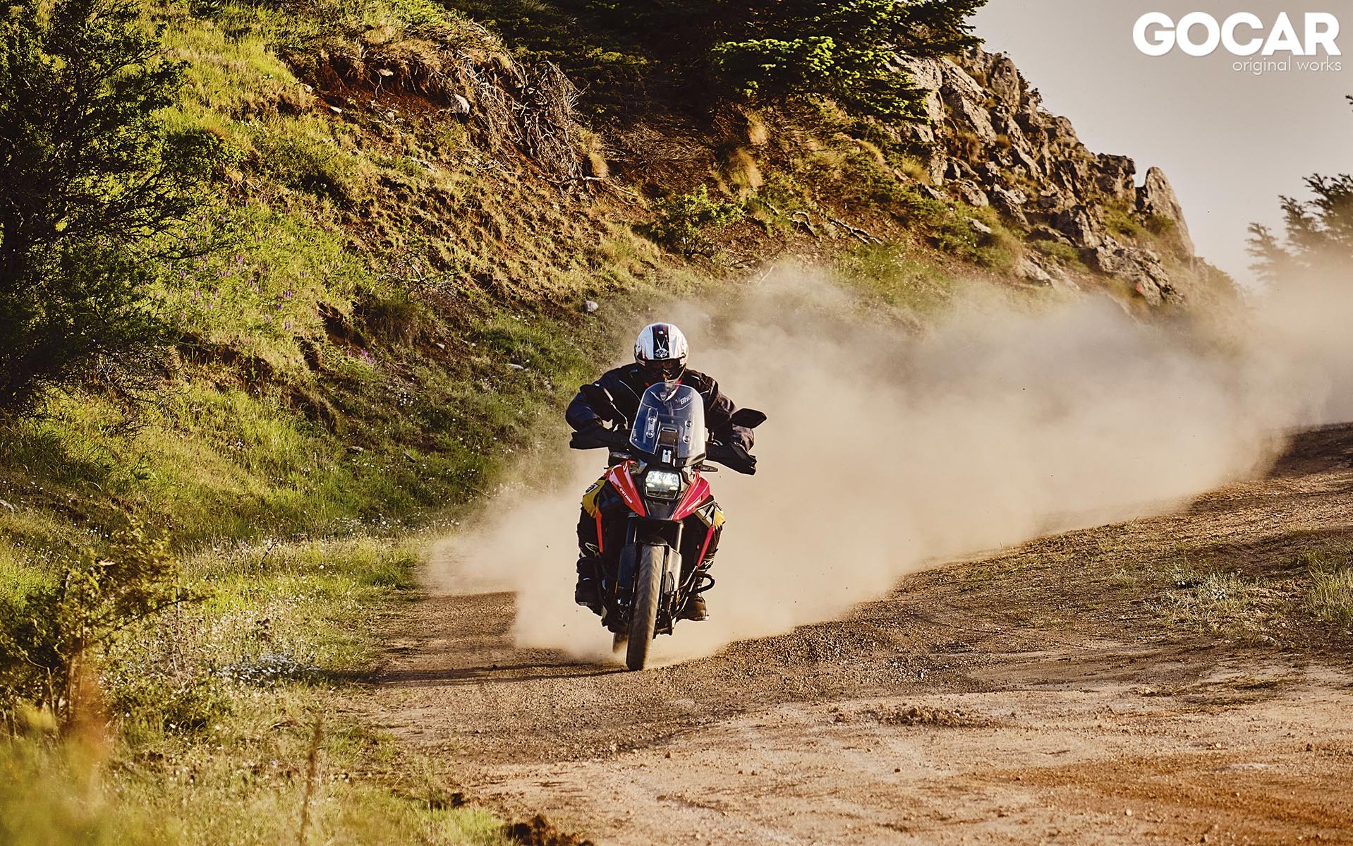 Δοκιμάζουμε τη Suzuki V-Strom 1.050 XT: Ψυχοθεραπεία!