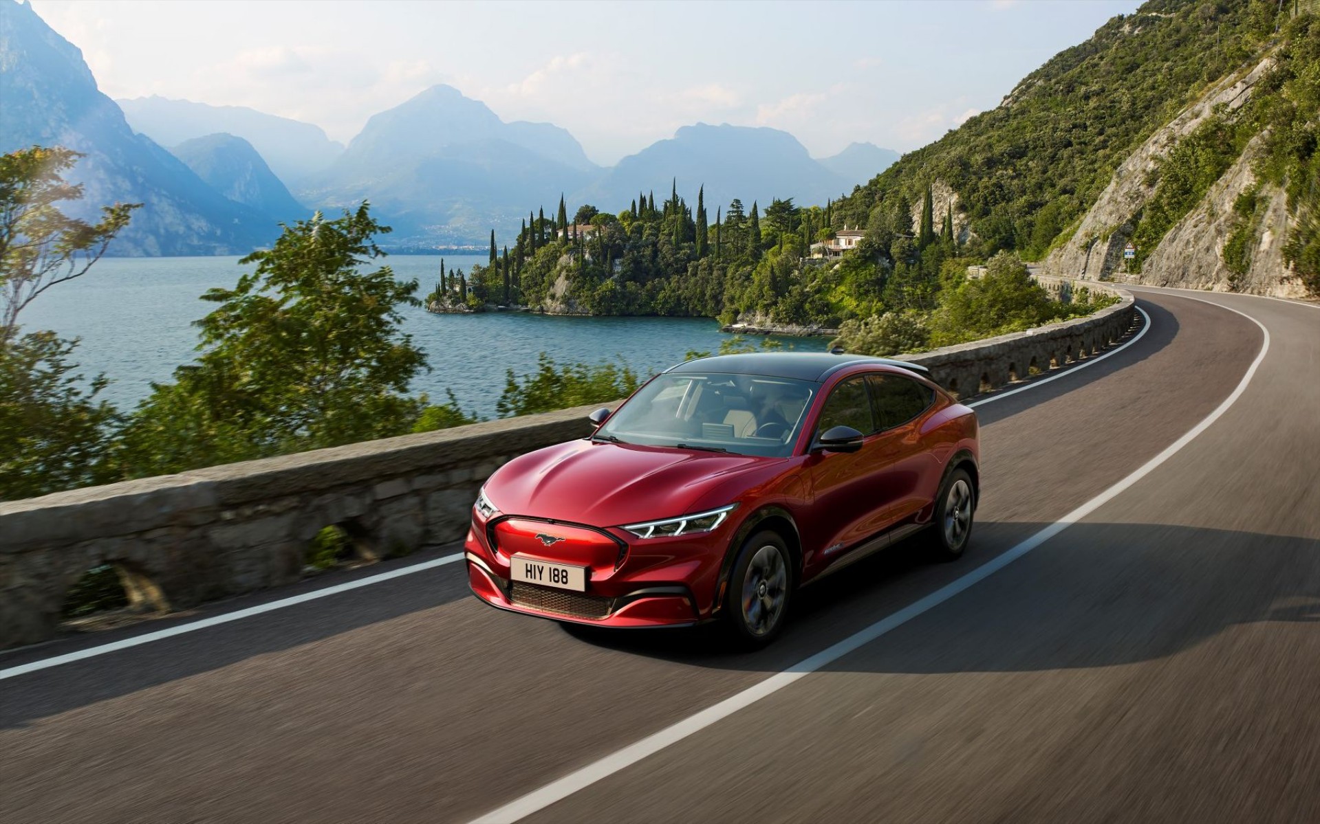 Η Ford Mustang Mach-E σε συνδέει με το μέλλον