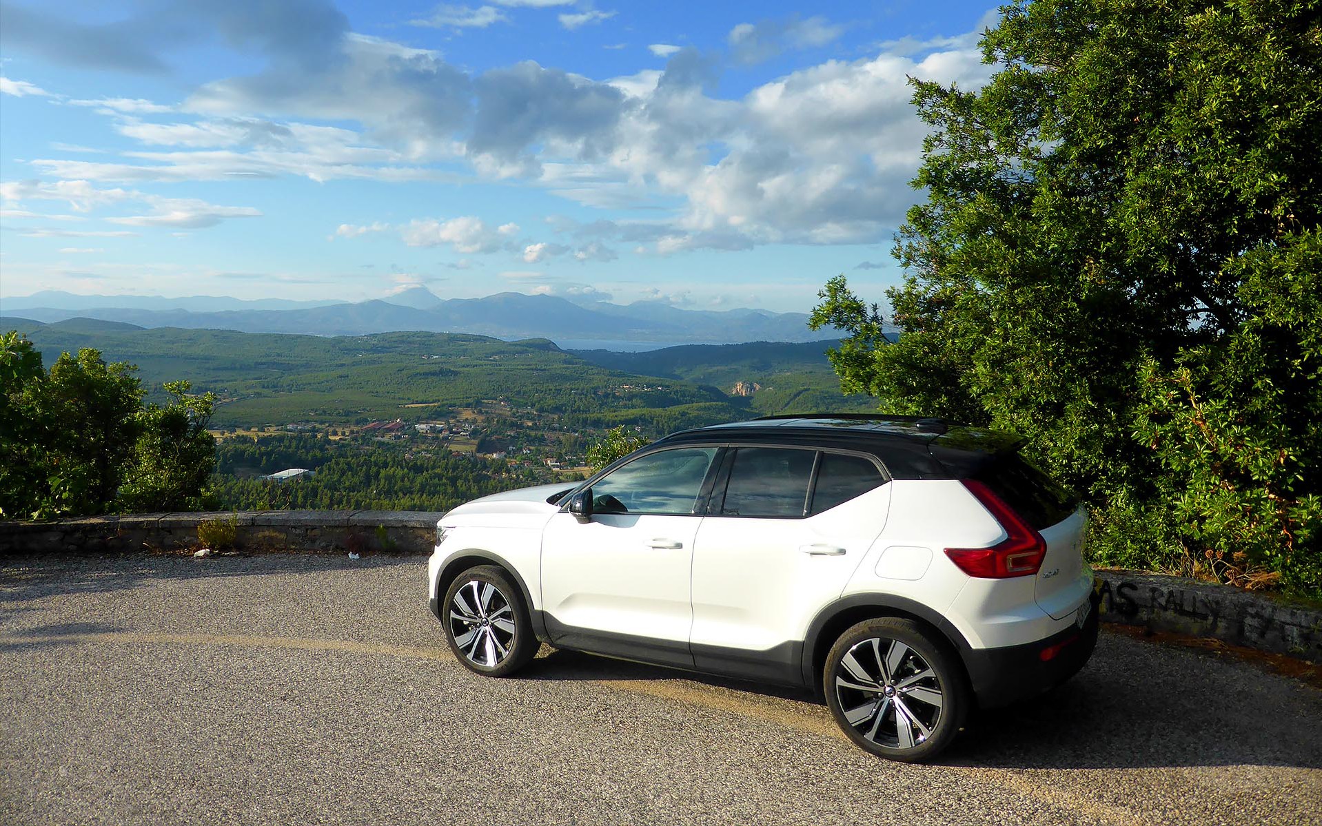 Δοκιμή – Volvo XC40 Recharge P6: To the point!