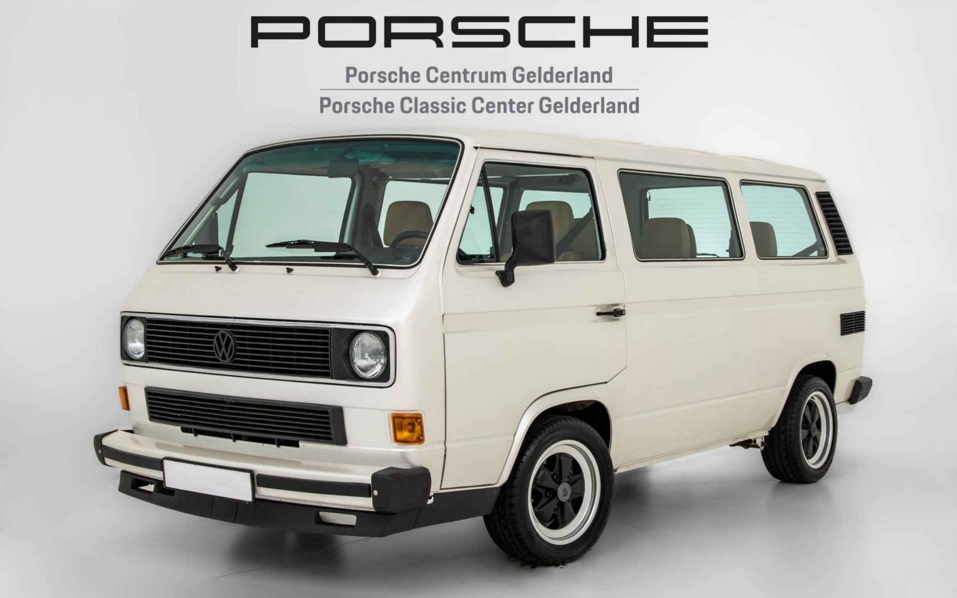 Αυτό το van δεν είναι VW, αλλά μια original σπάνια Porsche!