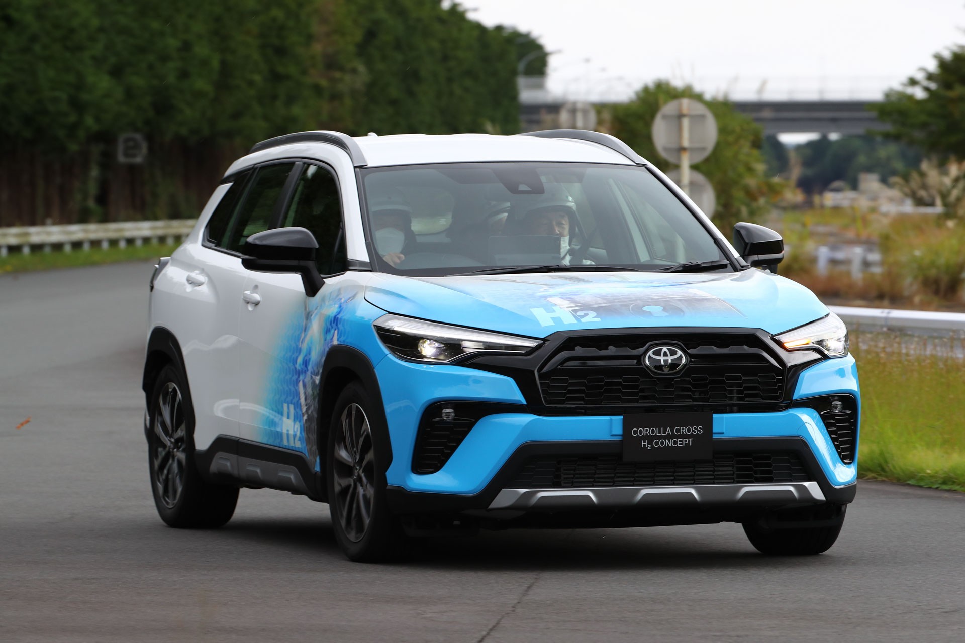 Μια Toyota Corolla Cross με κινητήρα 1.6 που καίει υδρογόνο!