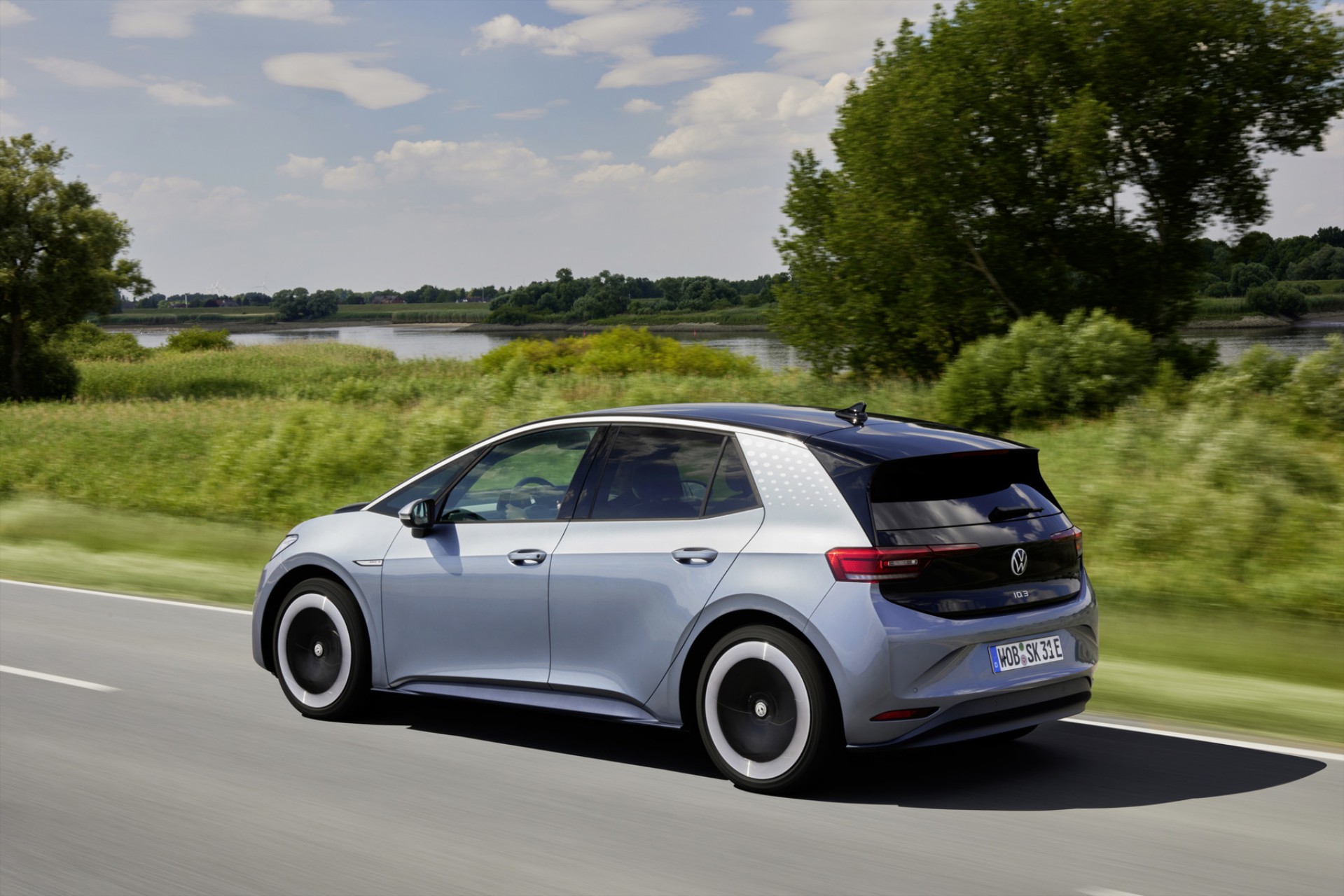 <br />
<b>Notice</b>: Undefined property: stdClass::$title in <b>/home/www3gocar/public_html/templates/t2024/ice_c/9a1326b63621589c2d0ae49576f7df8a09573c42_0.file.box.featured.tpl.php</b> on line <b>89</b><br />