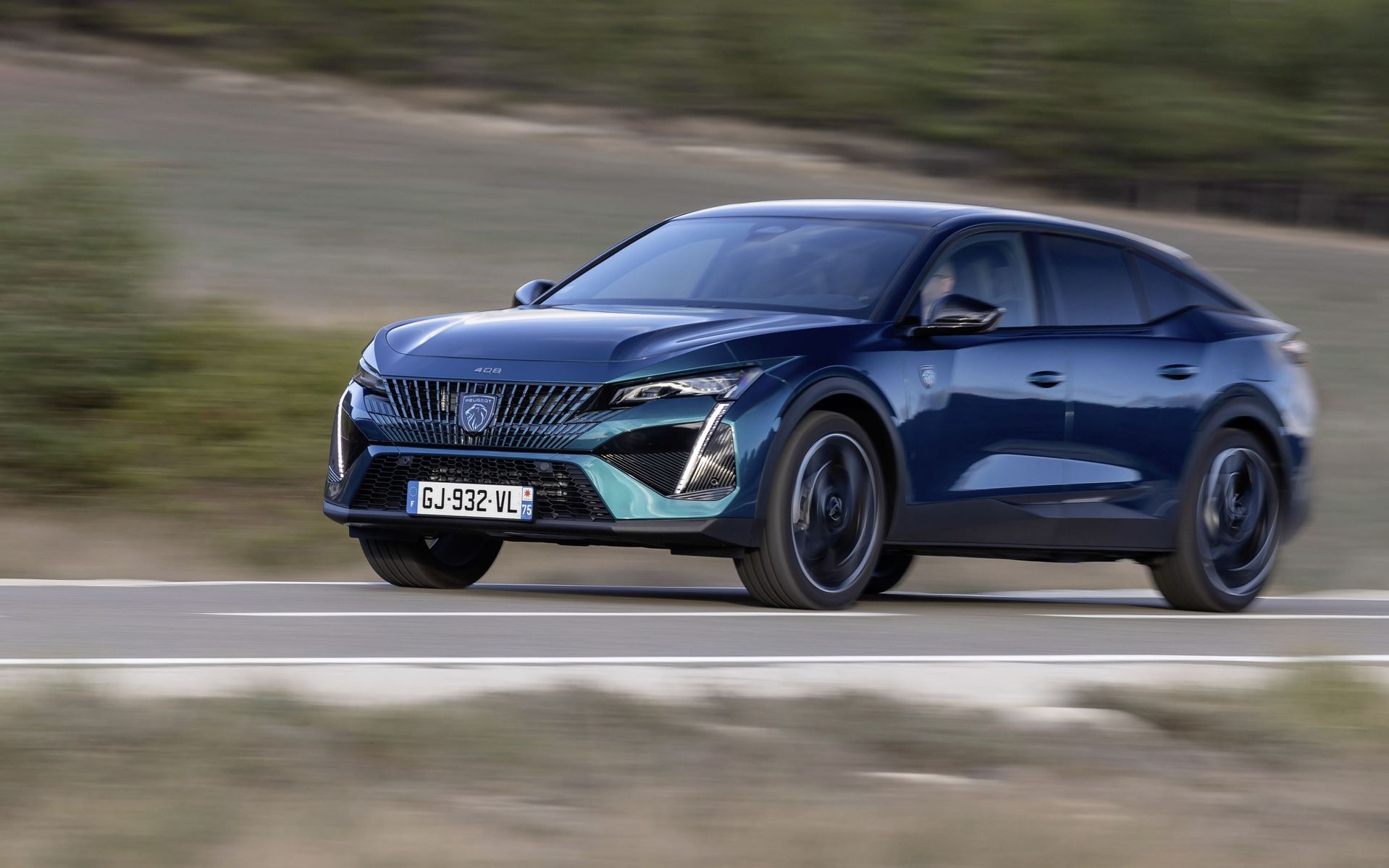 Δοκιμή Peugeot 408 Hybrid 225 e-EAT8: Επαναστάτης με αιτία