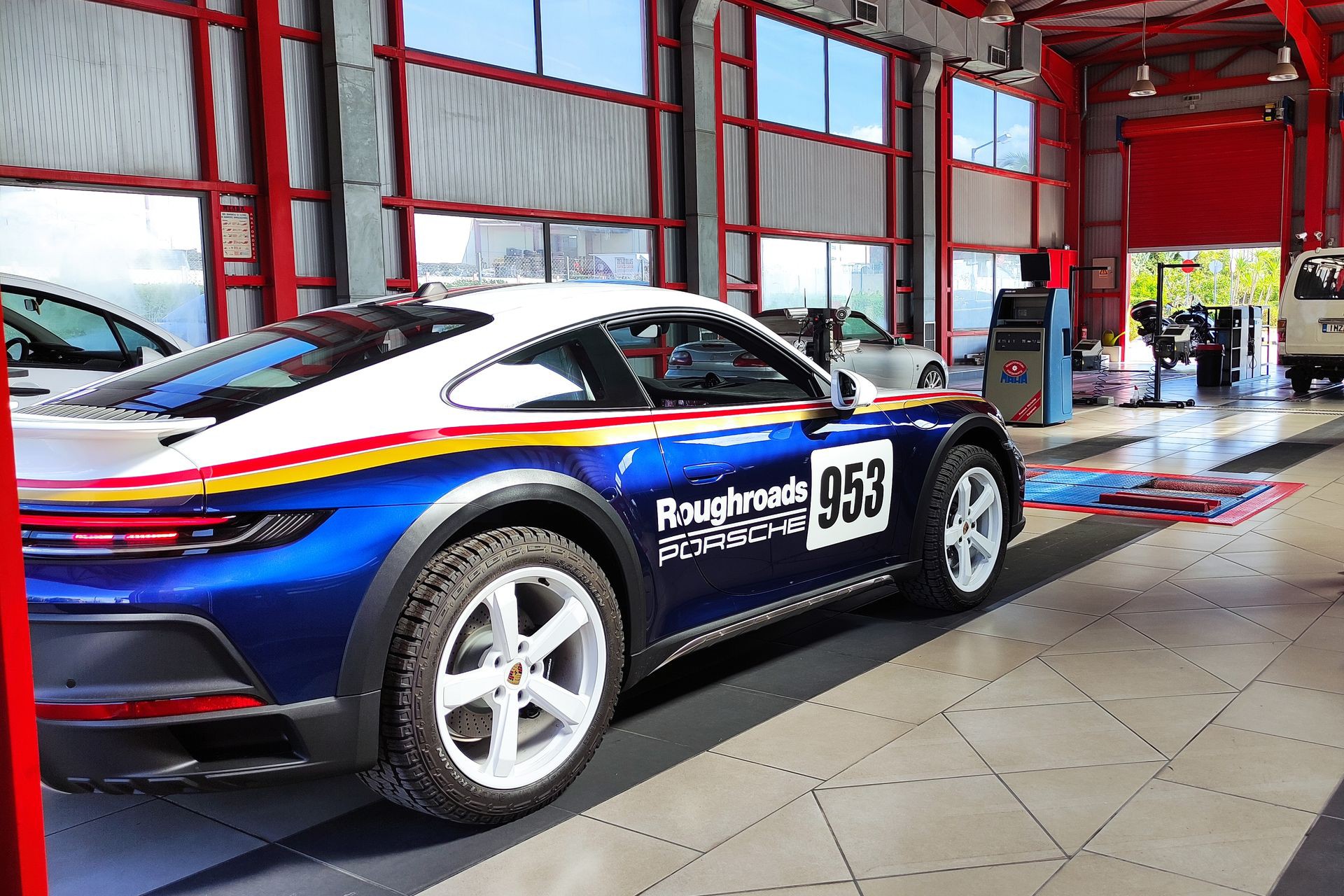 Αποκλειστικό: Η πρώτη Porsche 911 Dakar των 330.000 € στην Ελλάδα!