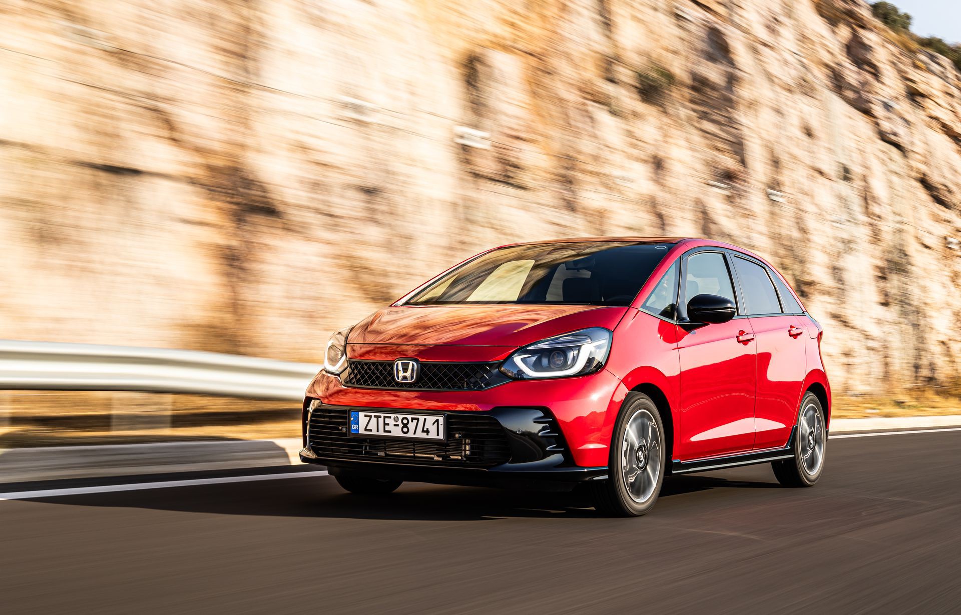 Δοκιμή Honda Jazz 1.5 eHEV Advanced Sport: Πρακτικός οικονομολόγος