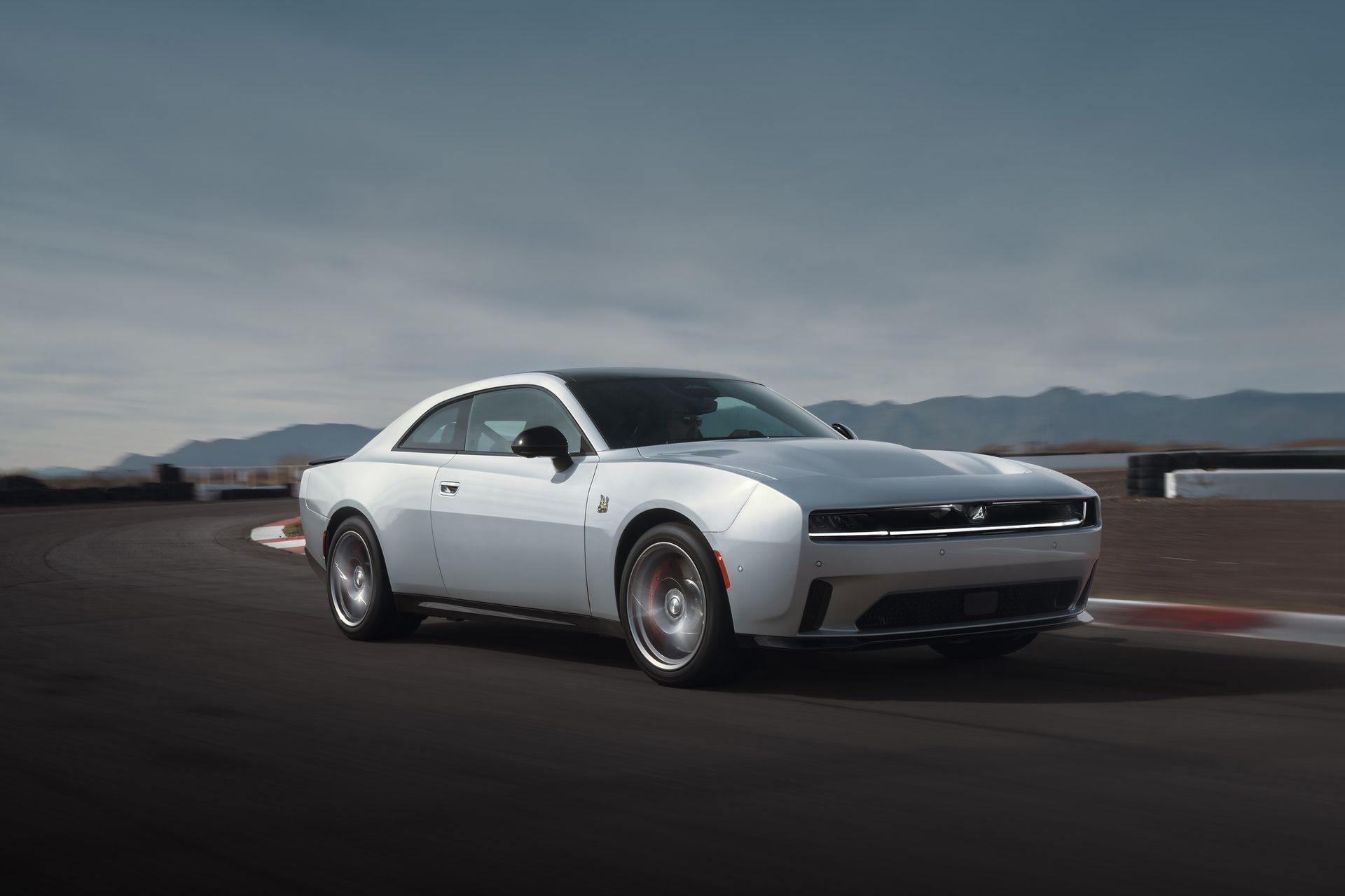 Dodge Charger: Θα οδηγούσαν οι Dukes ένα ηλεκτρικό muscle car 680 ίππων;