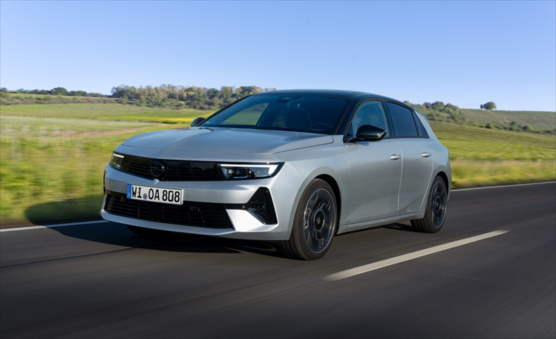 Νέο Opel Astra Hybrid: Καίει 5 lt/100 - Πρώτες τιμές στην Ευρώπη