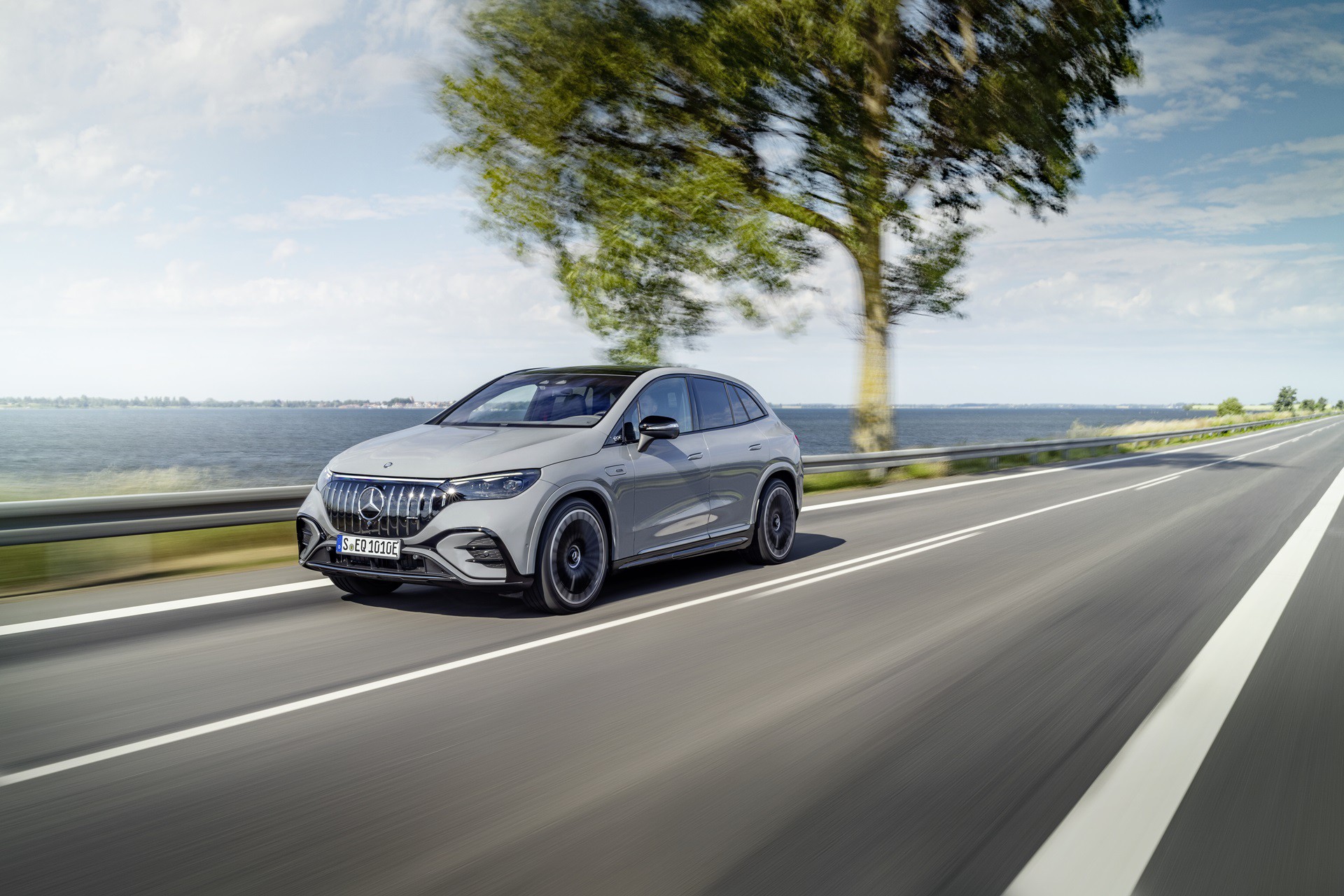 Δοκιμή Mercedes-AMG EQE 43 4MATIC SUV: Το αίμα νερό (δεν) γίνεται 