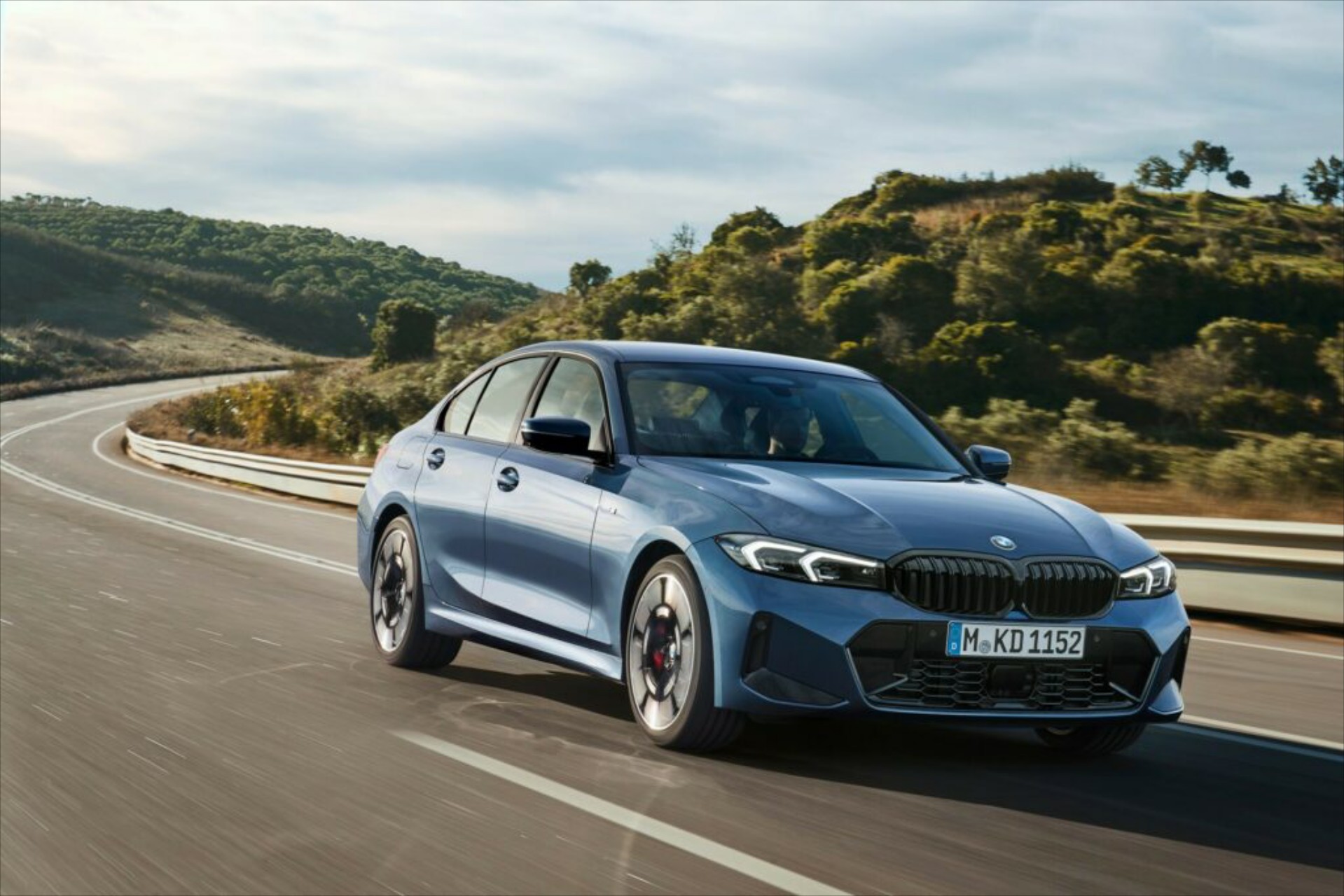 Νέες BMW Σειρά 3 και M3 με περισσότερη ισχύ και ηλεκτρική αυτονομία 100 km