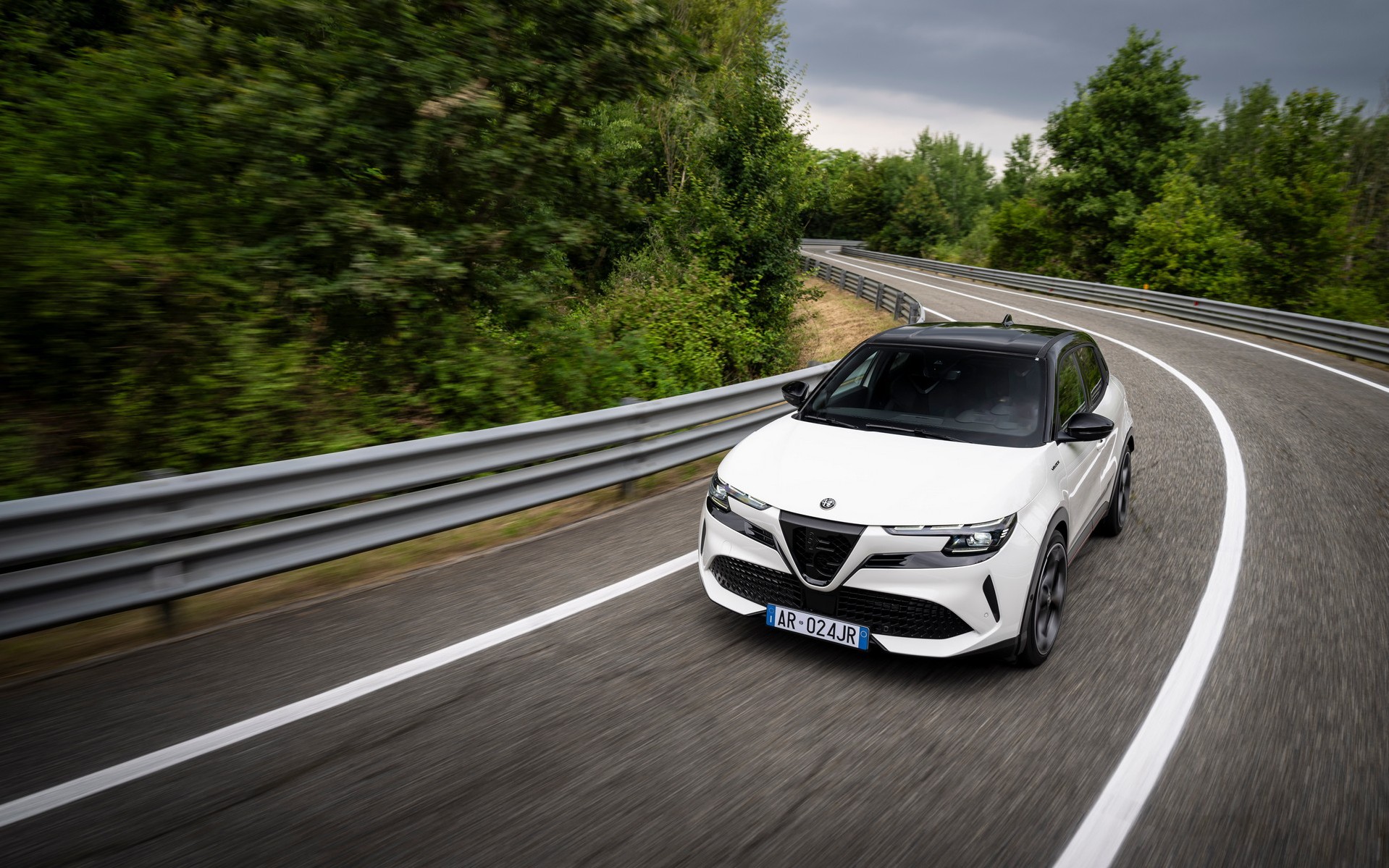 Οδηγούμε τη νέα Alfa Romeo Junior!