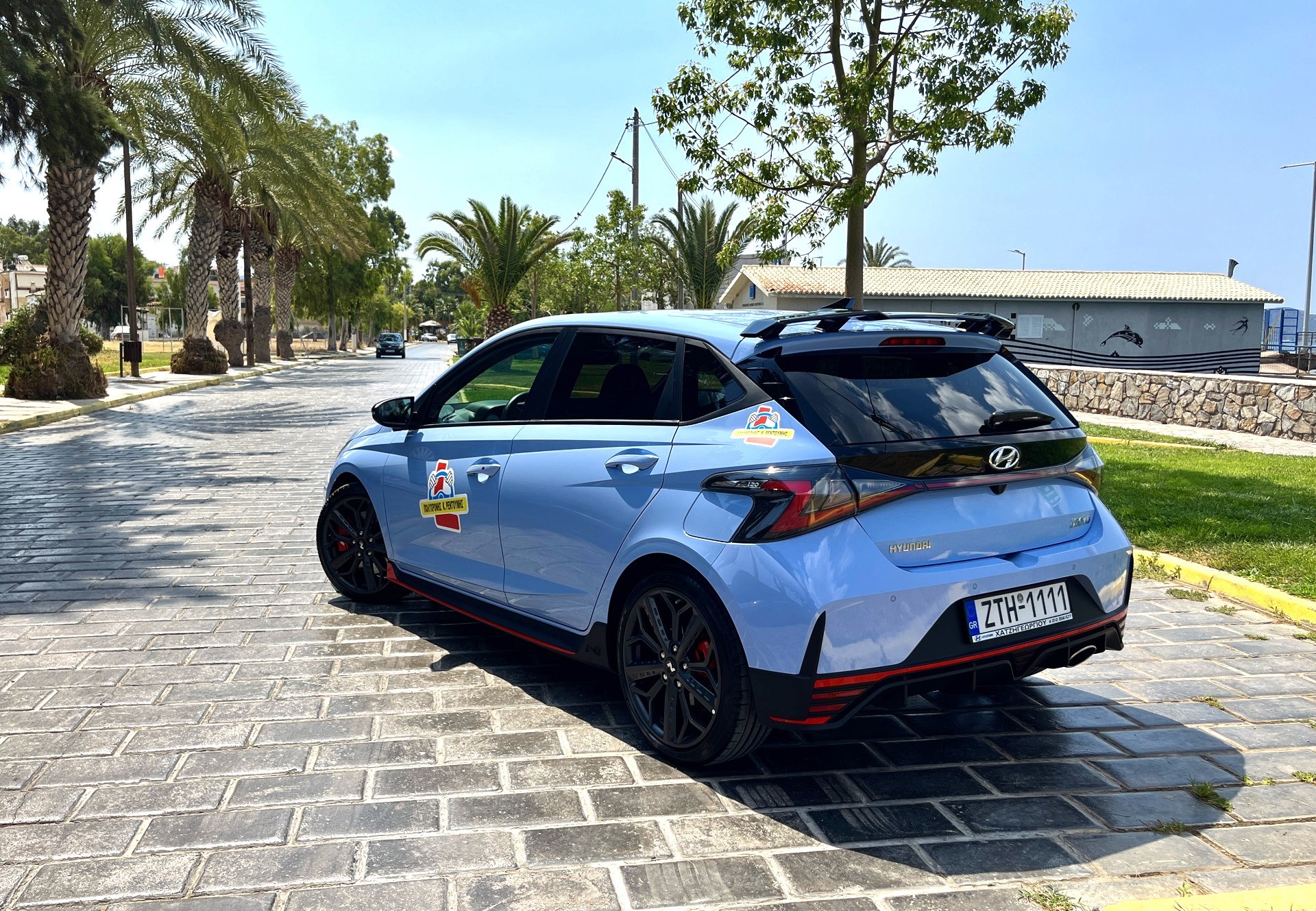 Αποκλειστικό: Σχολή οδηγών στην Ελλάδα κάνει μαθήματα με turbo αυτοκίνητο 204 ίππων 