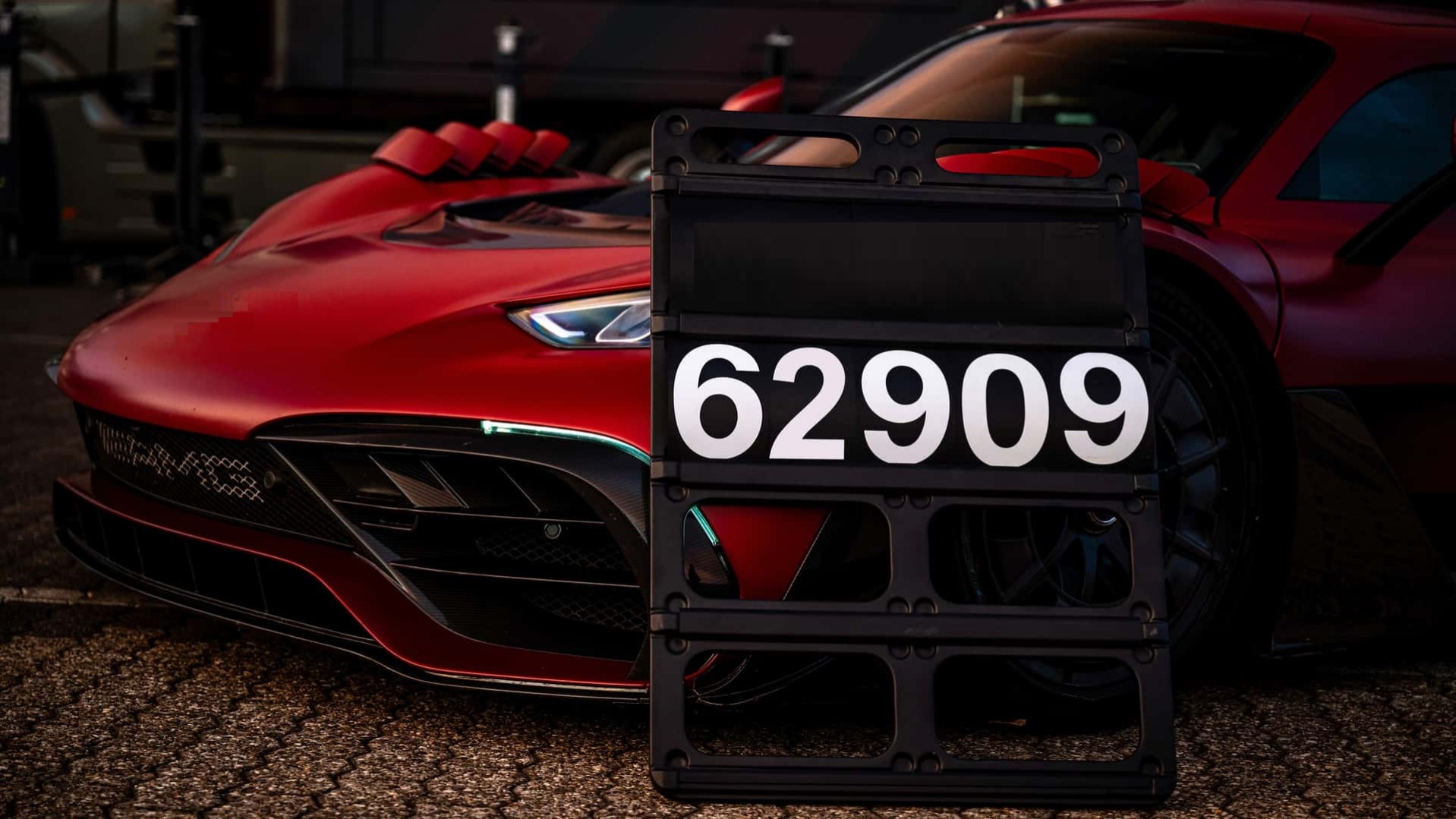 Η Mercedes διέλυσε τα χρονόμετρα - Το νέο ρεκόρ που έκανε στο Nurburgring [Video]