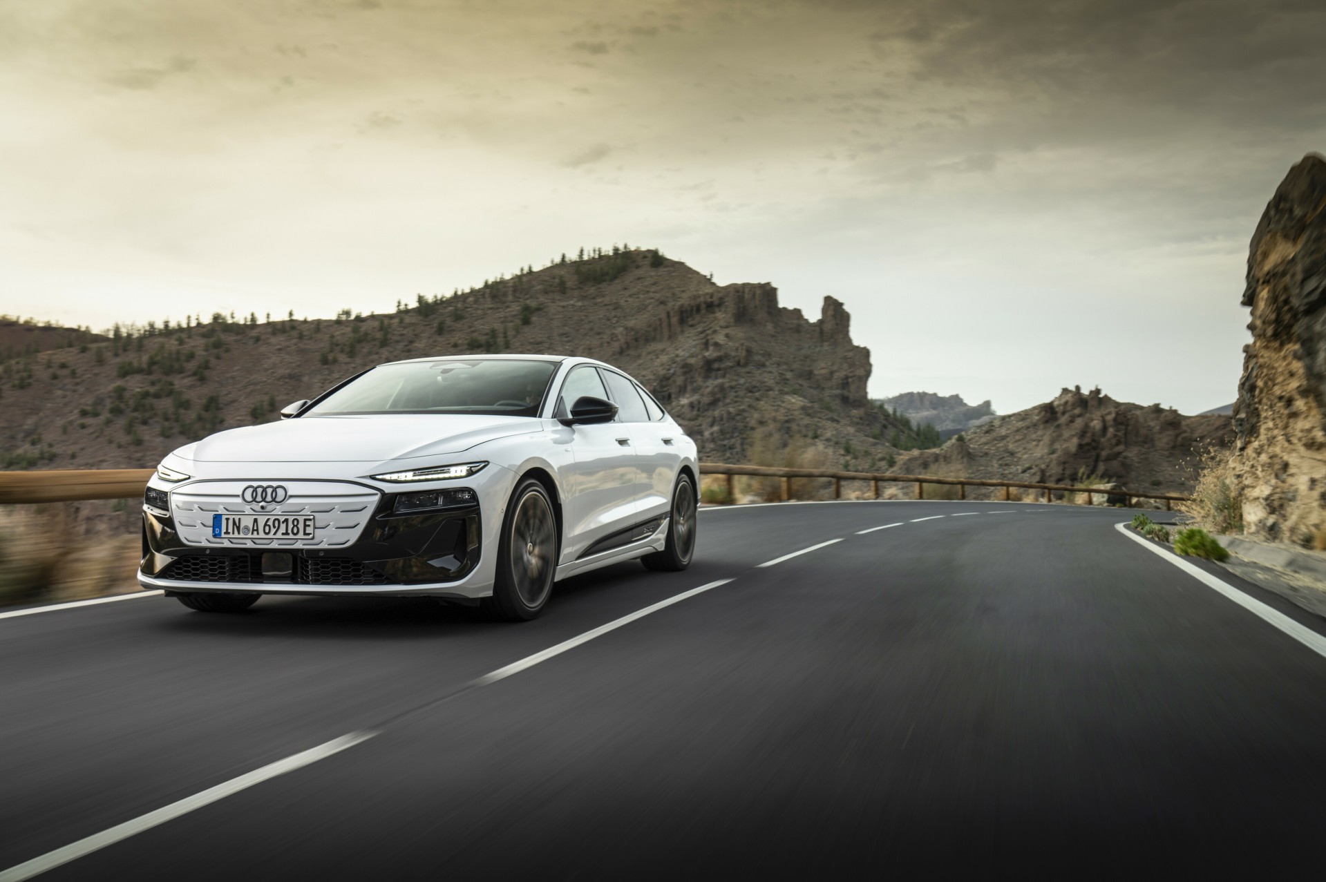 <br />
<b>Notice</b>:  Undefined property: stdClass::$title in <b>/home/www3gocar/public_html/templates/t2024/ice_c/9a1326b63621589c2d0ae49576f7df8a09573c42_0.file.box.featured.tpl.php</b> on line <b>89</b><br />
