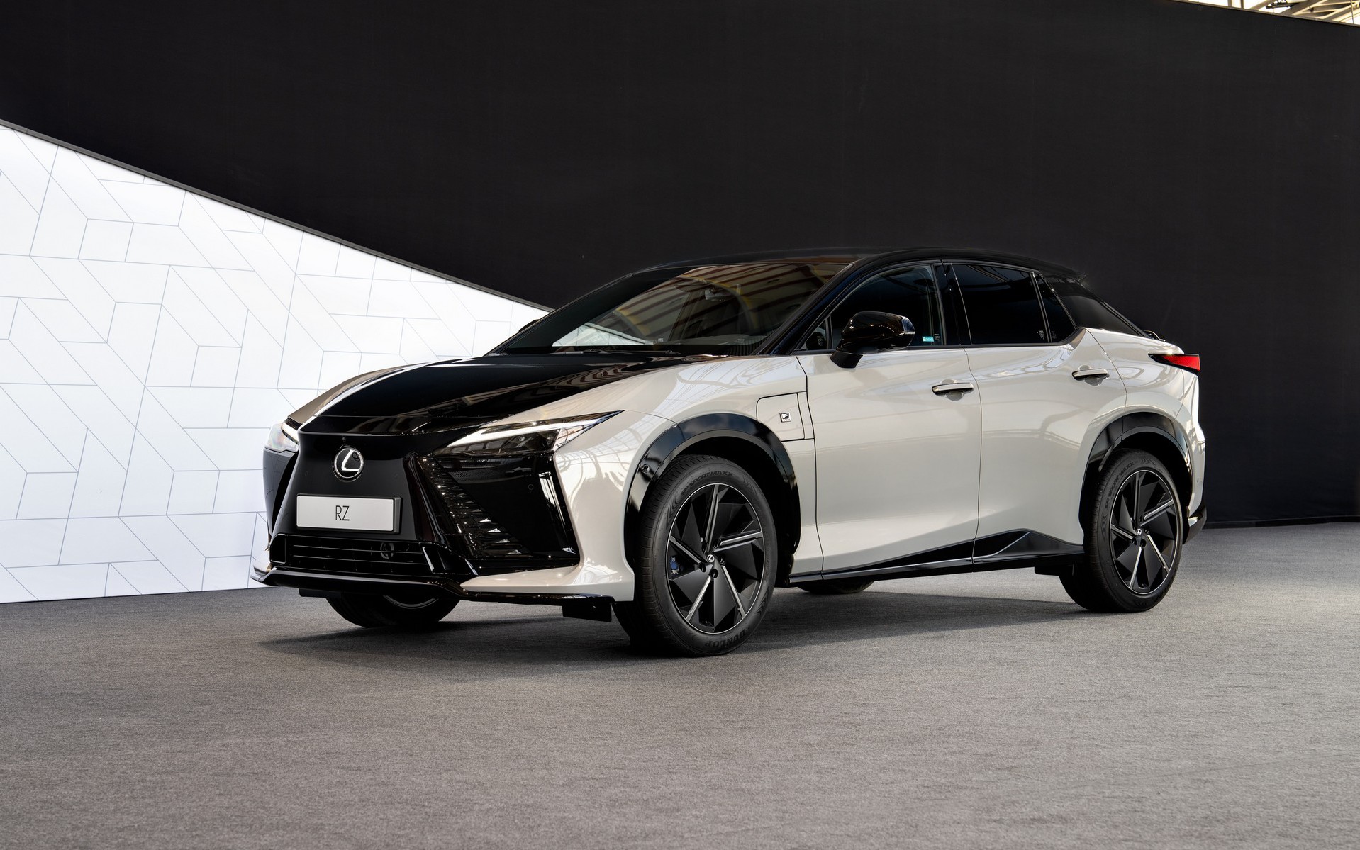 Nέο ηλεκτρικό Lexus RZ με ισχύ έως 408 ίππους!