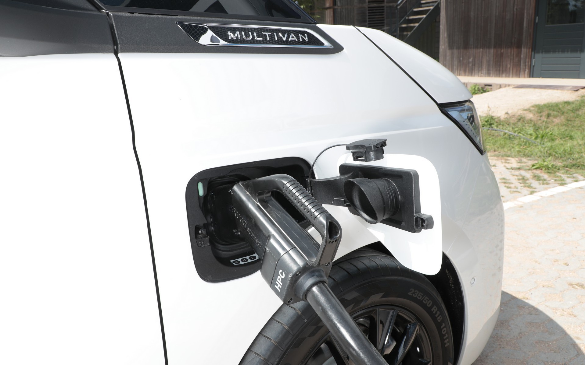 Tι κερδίζεις με την plug-in υβριδική τετρακίνηση στα Volkswagen Multivan και California; 