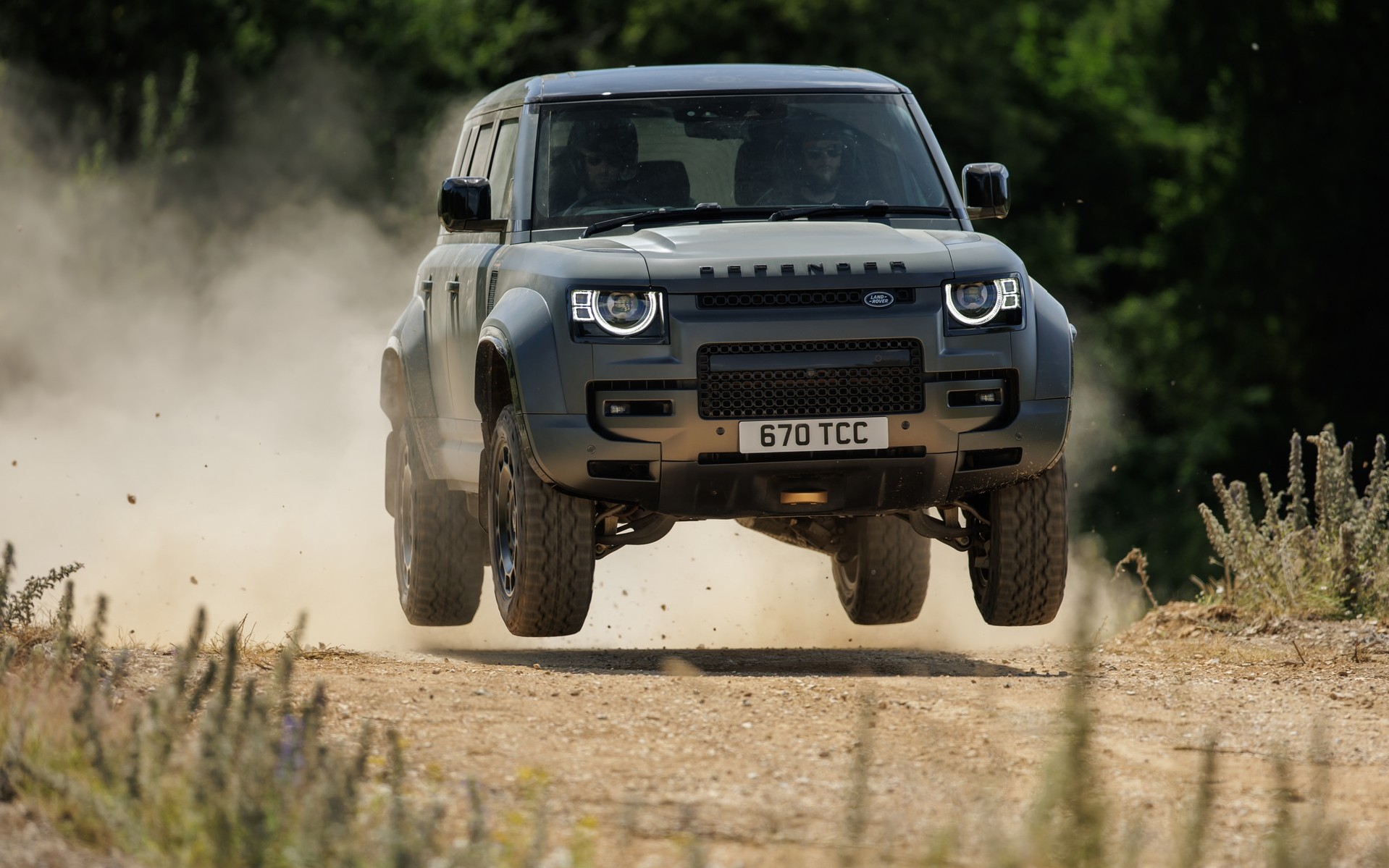 Οδηγούμε το Land Rover OCTA των 635 ίππων! [video]