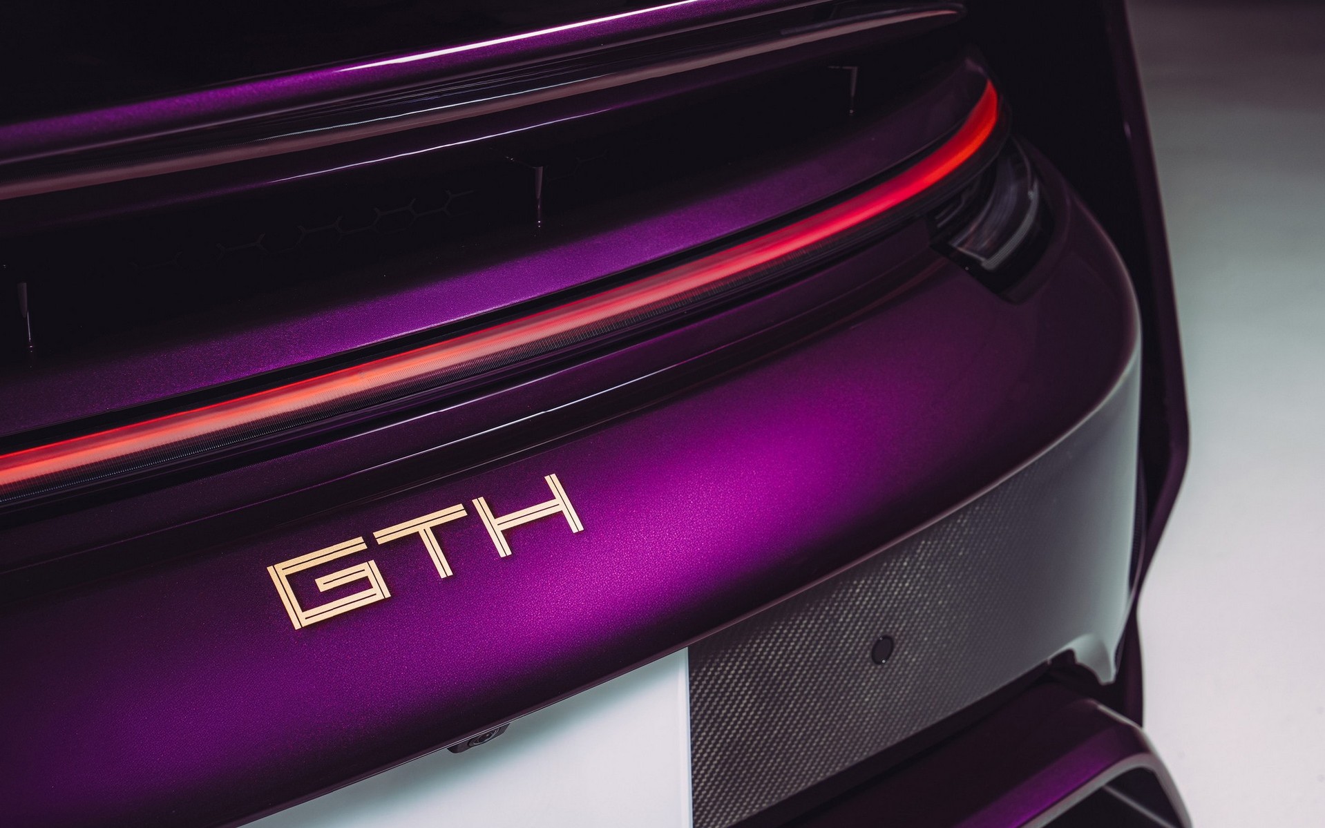 Πάνω από μισό εκατομμύριο ευρώ το «τέρας» των 900 ίππων!