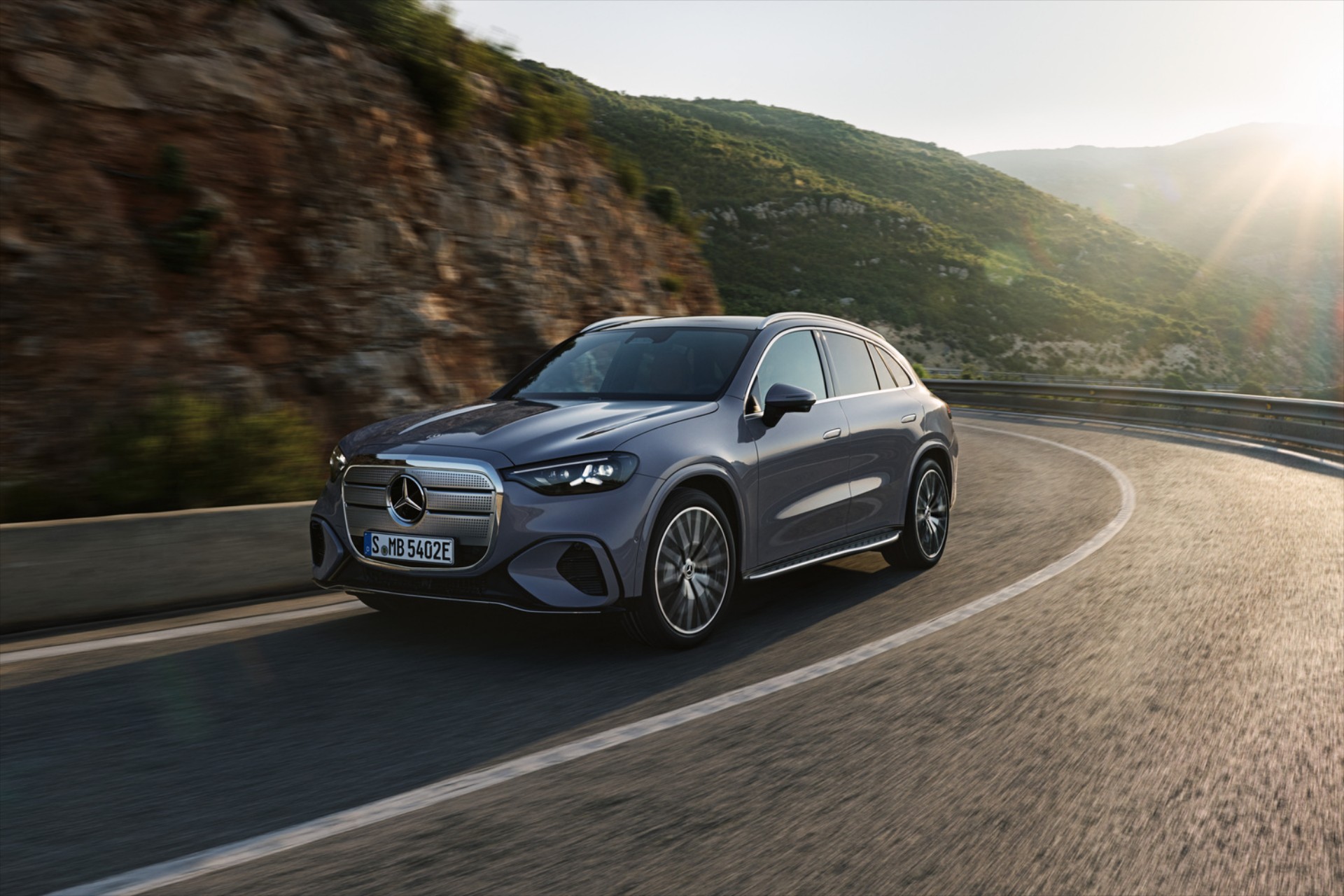 Αυτή είναι η νέα Mercedes-Benz GLC - Με αυτονομία 713 km και τεχνητή νοημοσύνη! 