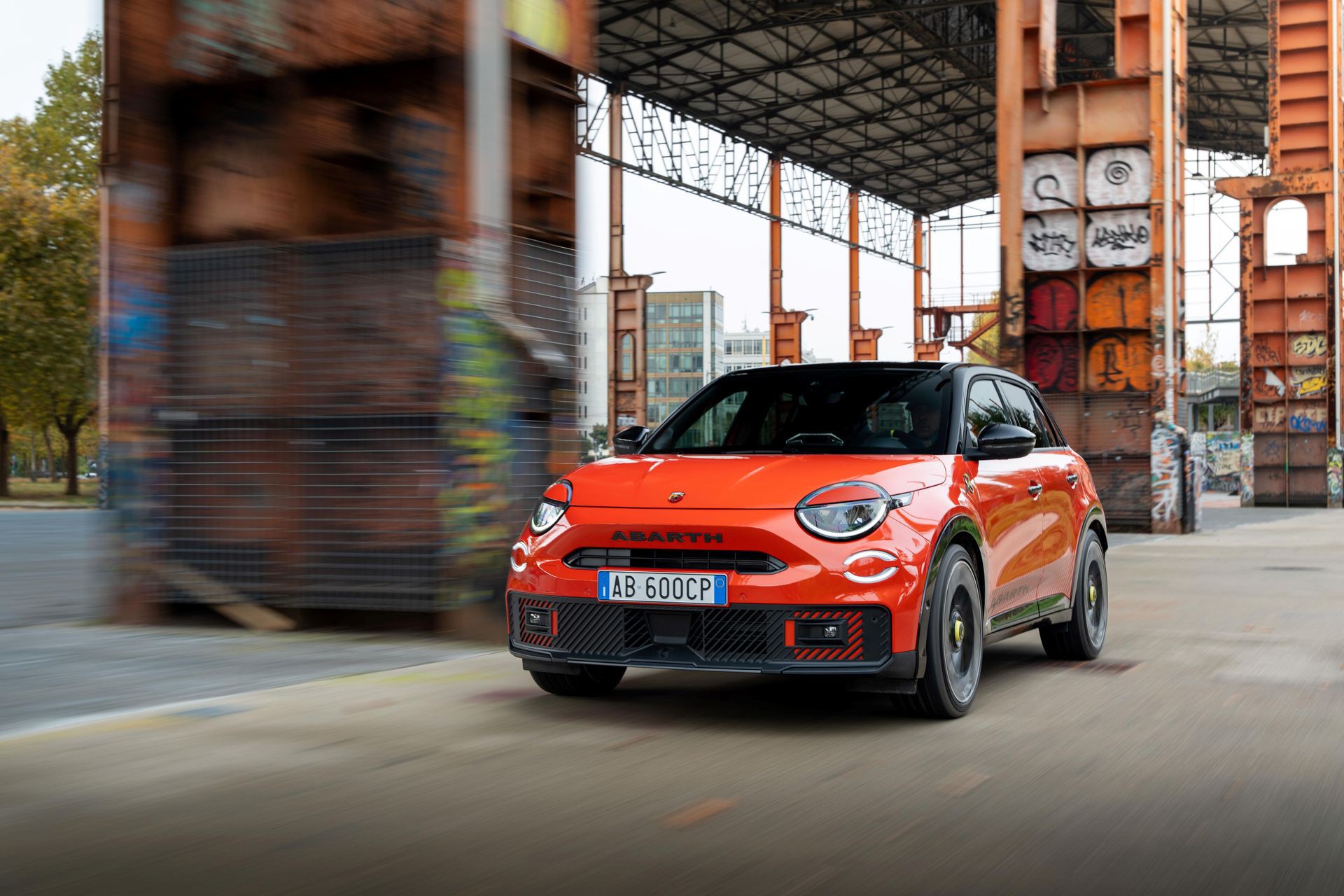 Το Abarth 600e «αγριεύει» - Οι νέες εκδόσεις του 